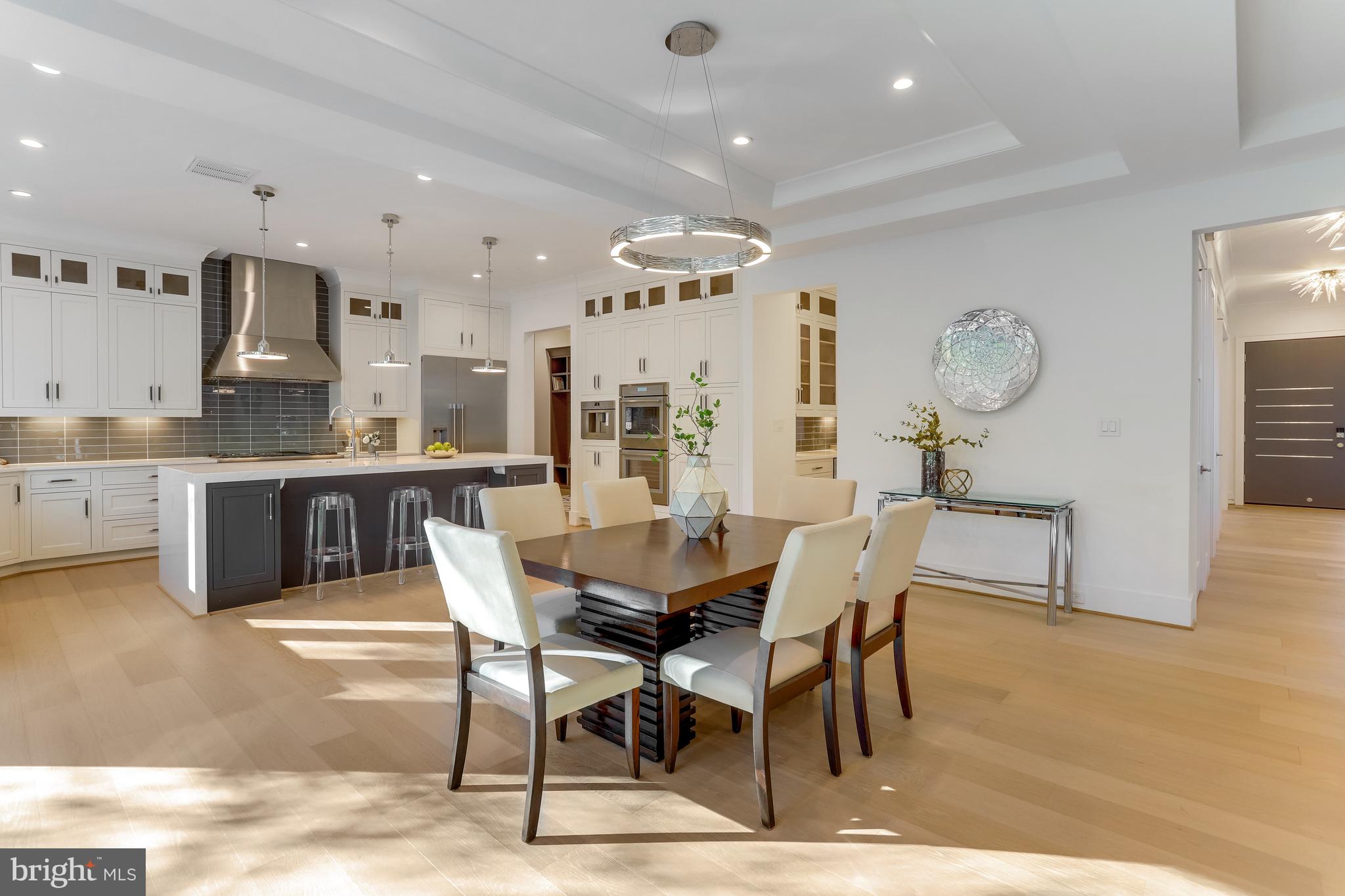 1564 Forest Villa LANE