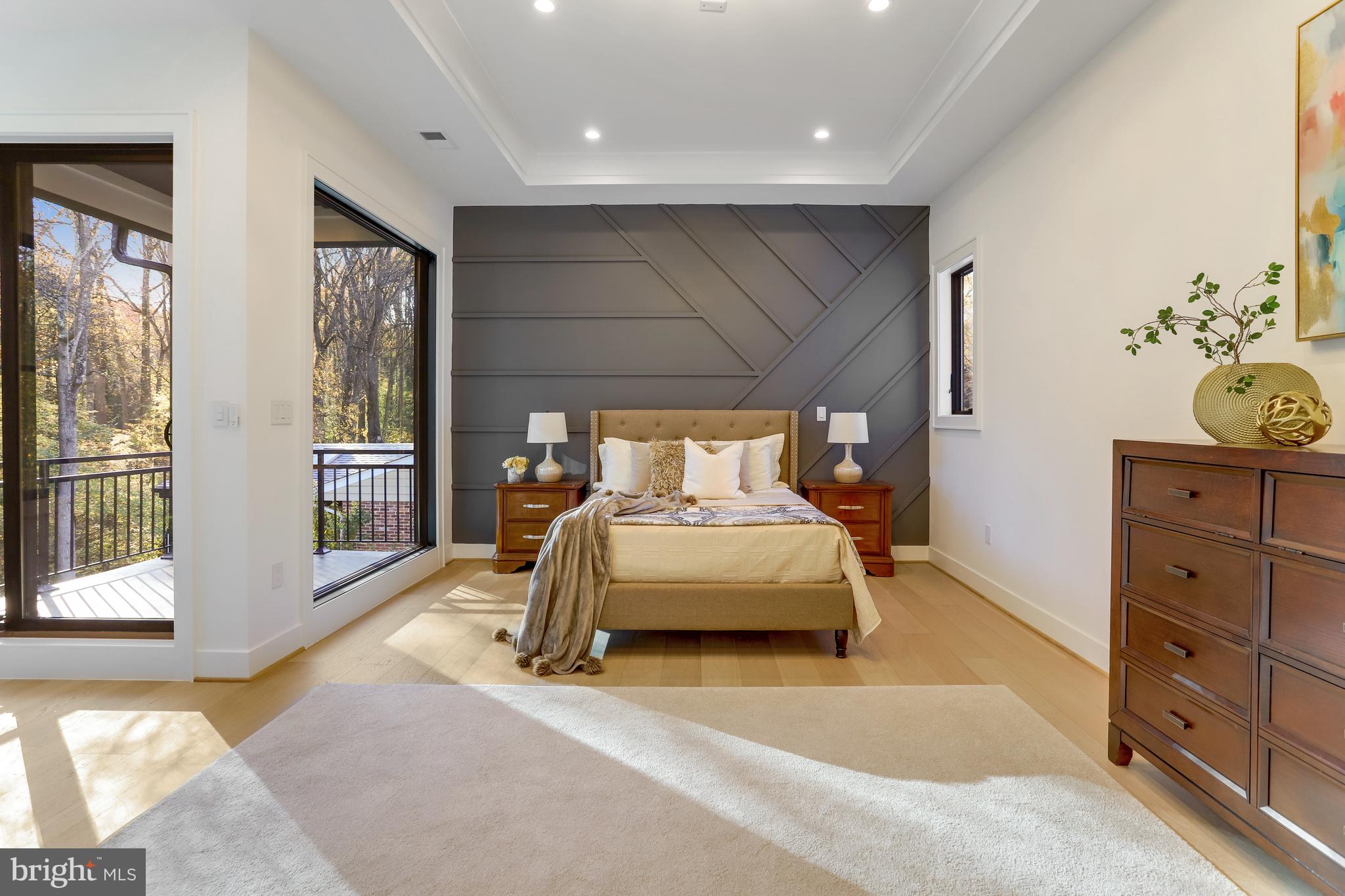 1564 Forest Villa LANE