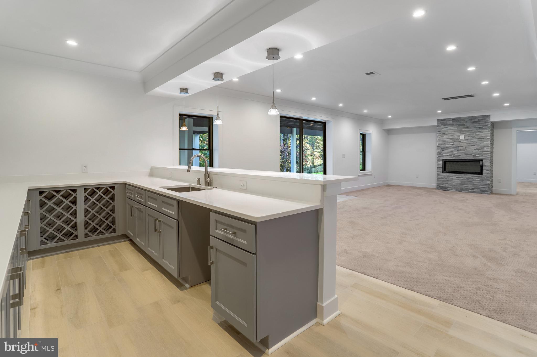 1564 Forest Villa LANE