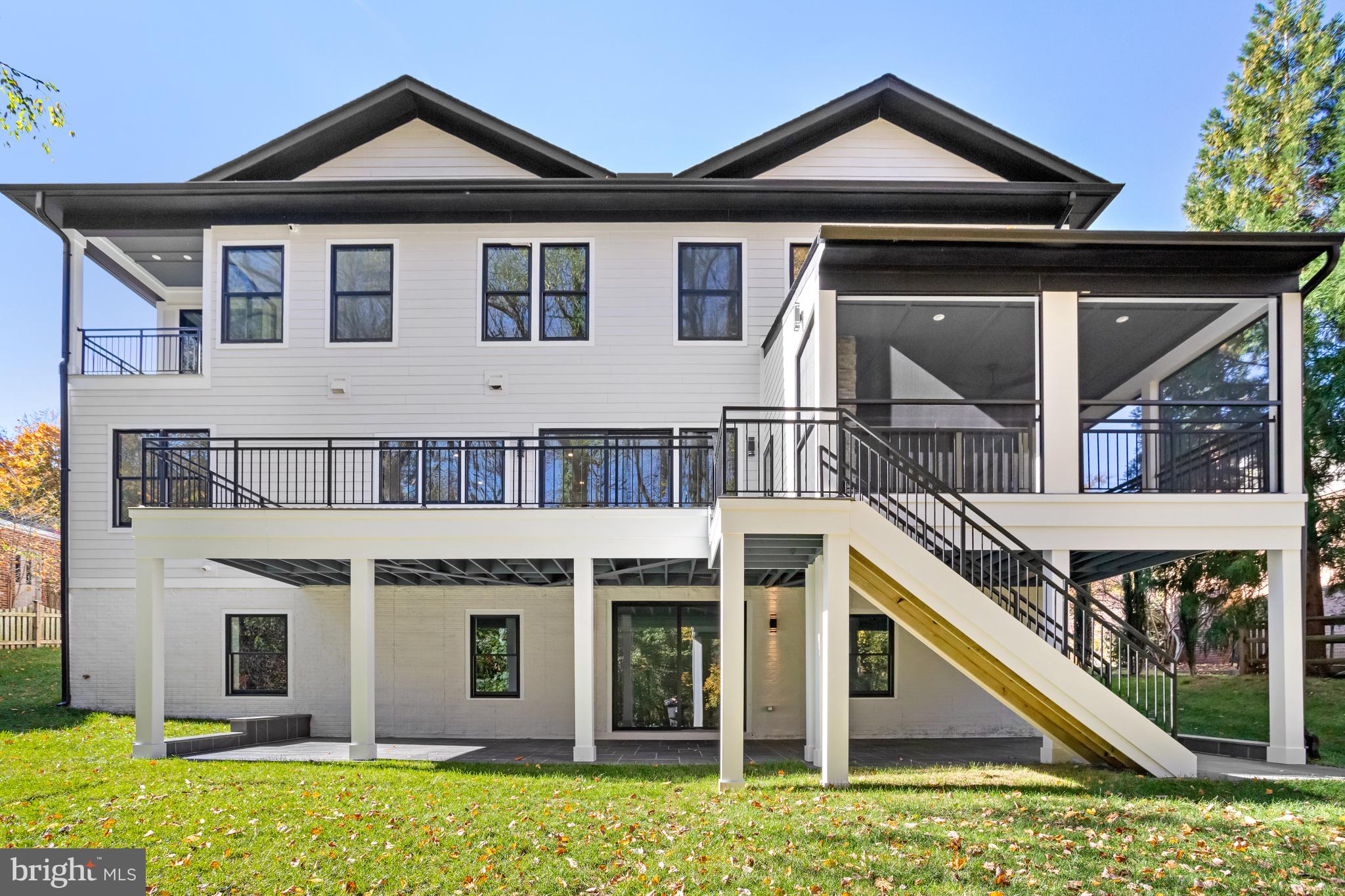 1564 Forest Villa LANE