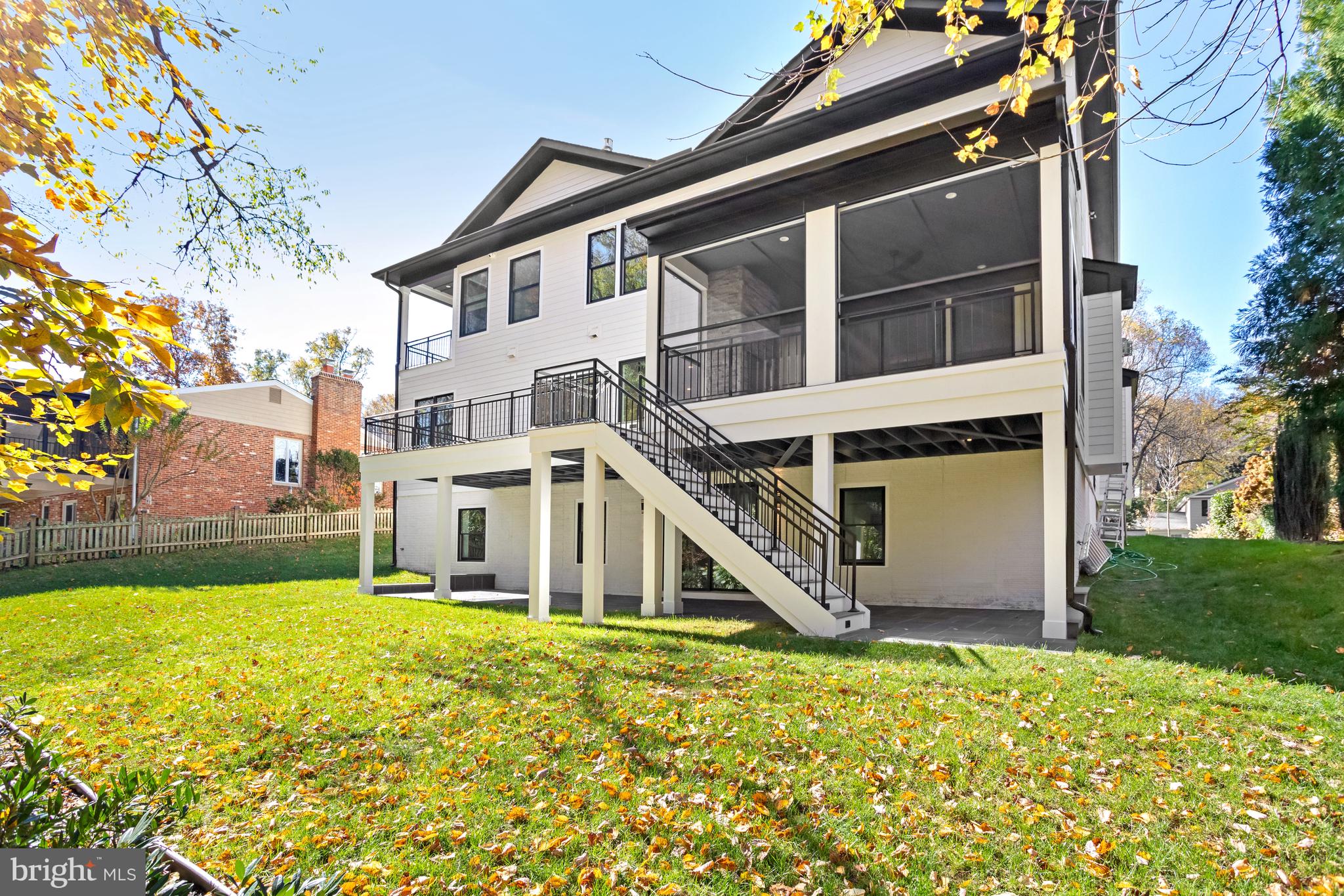 1564 Forest Villa LANE