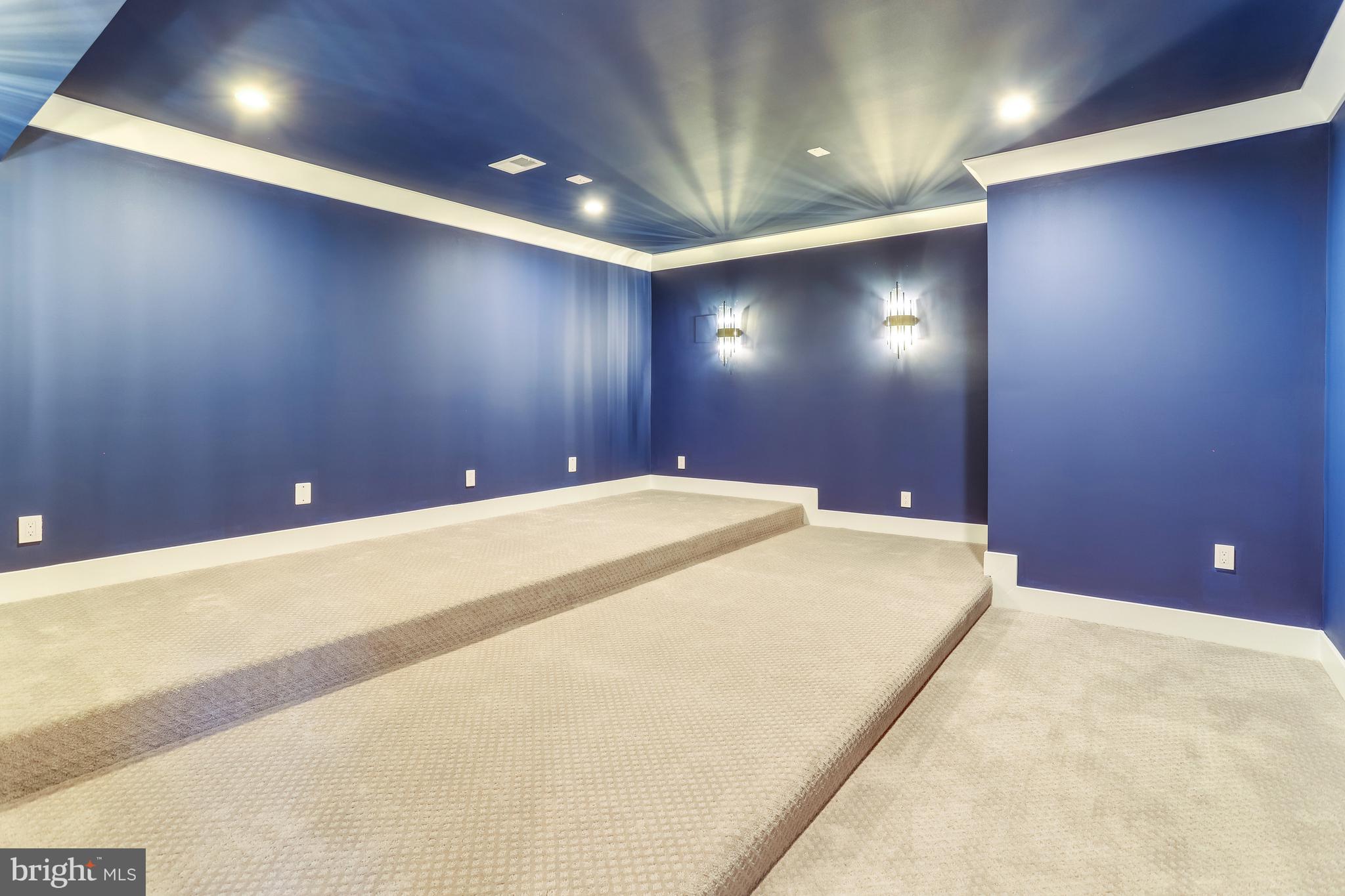 1564 Forest Villa LANE