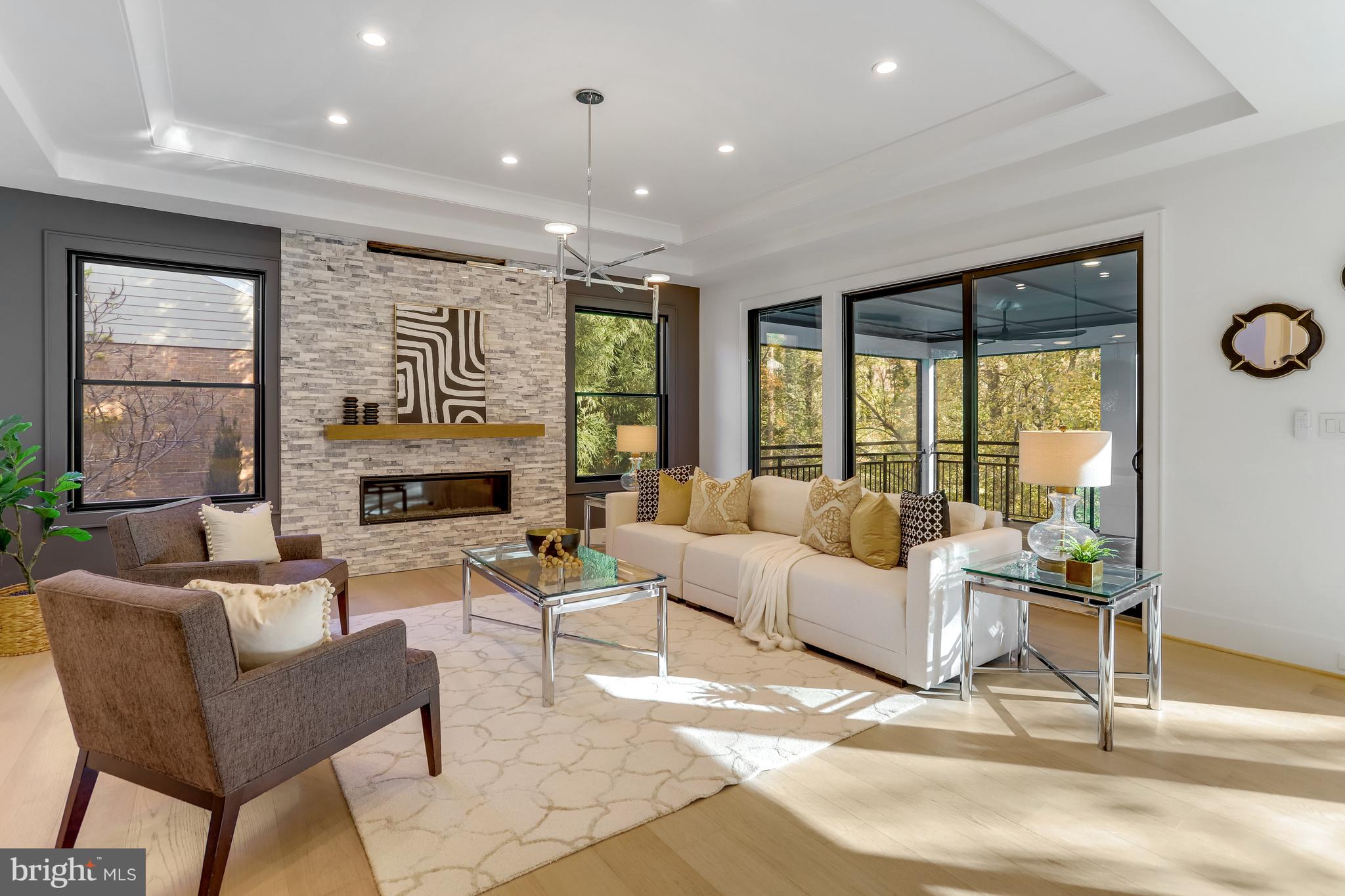 1564 Forest Villa LANE