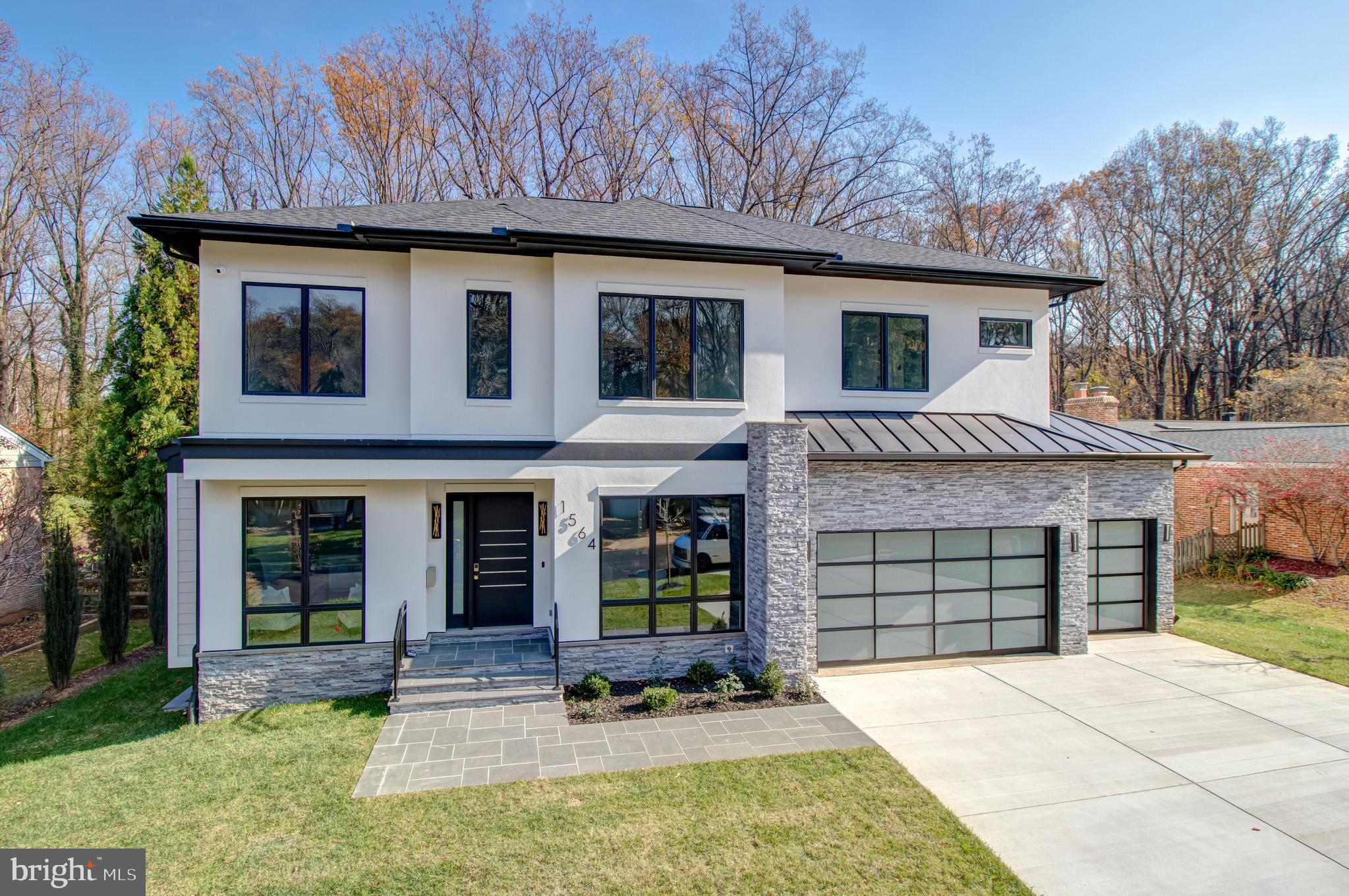 1564 Forest Villa LANE