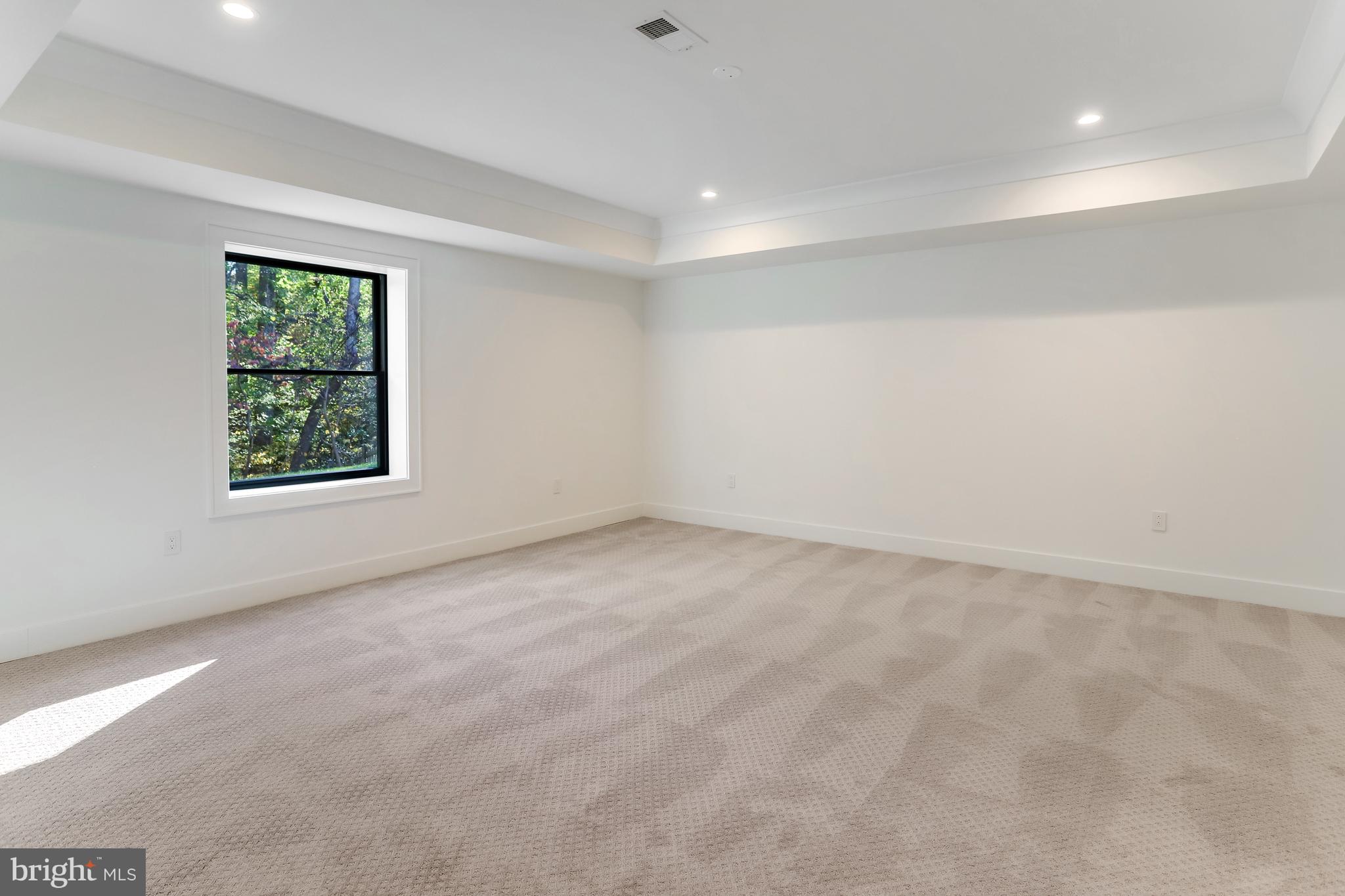 1564 Forest Villa LANE