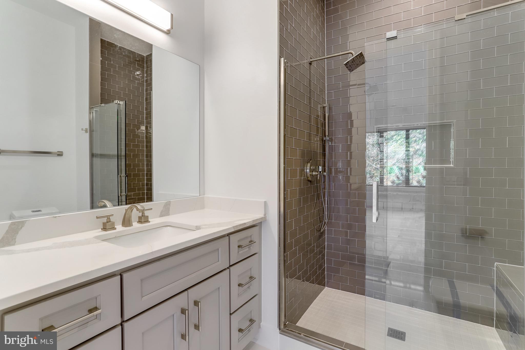 1564 Forest Villa LANE
