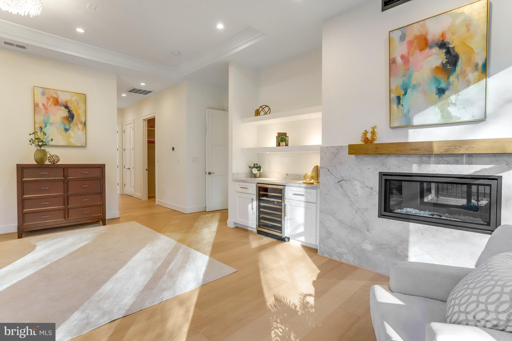 1564 Forest Villa LANE