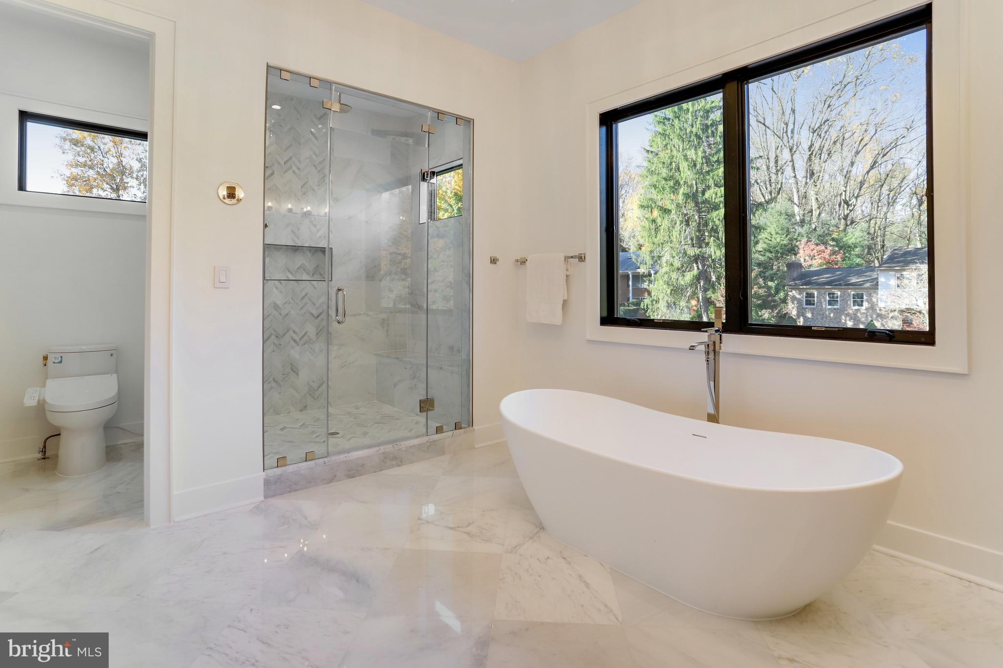 1564 Forest Villa LANE