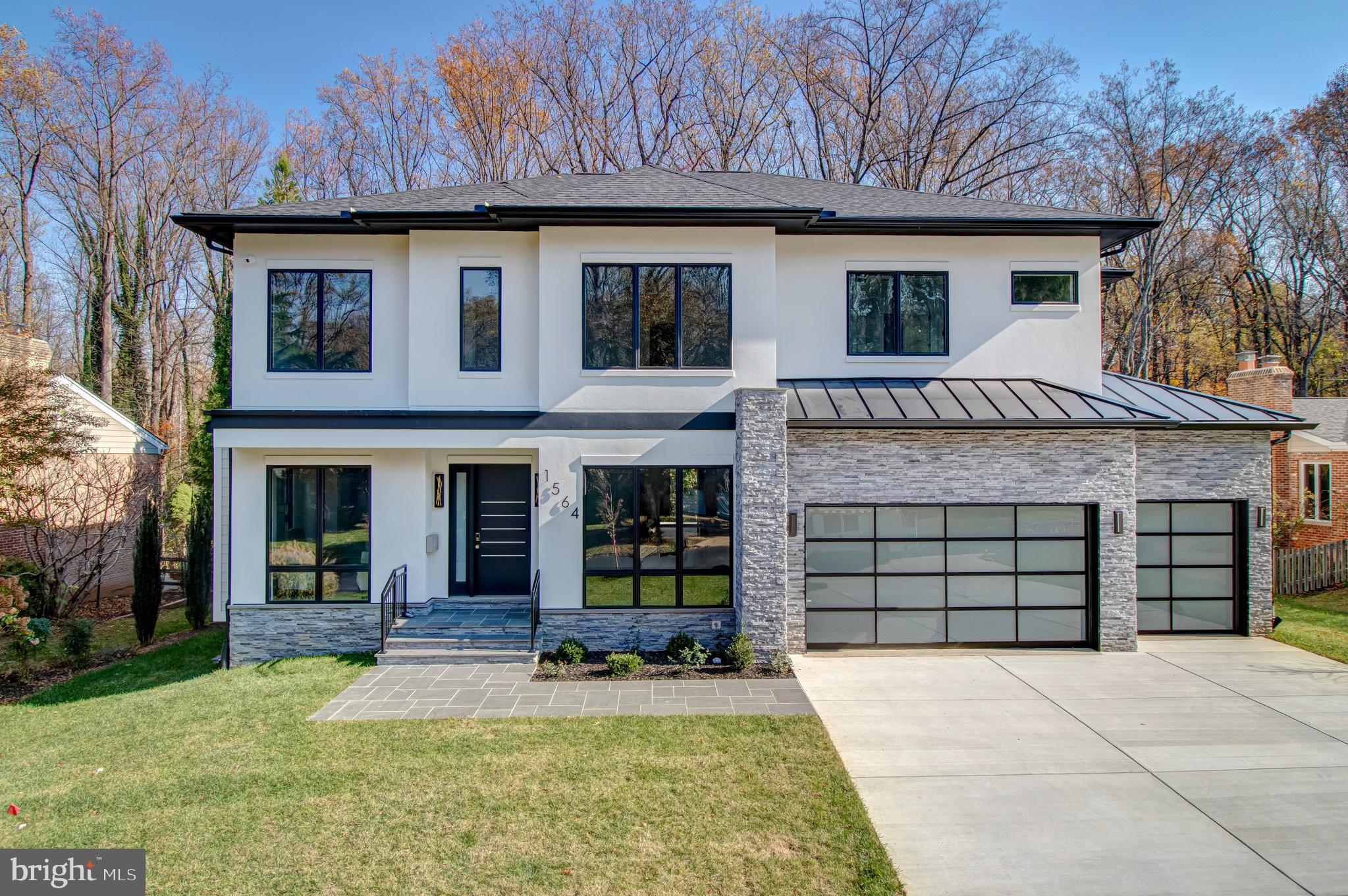 1564 Forest Villa LANE