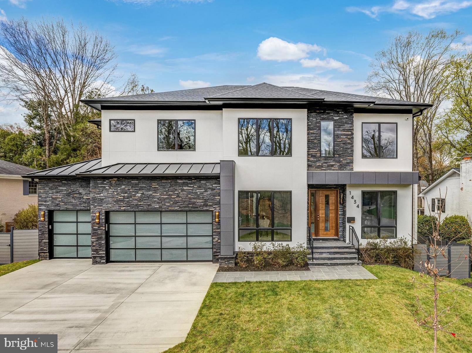 1434 Colleen Ln