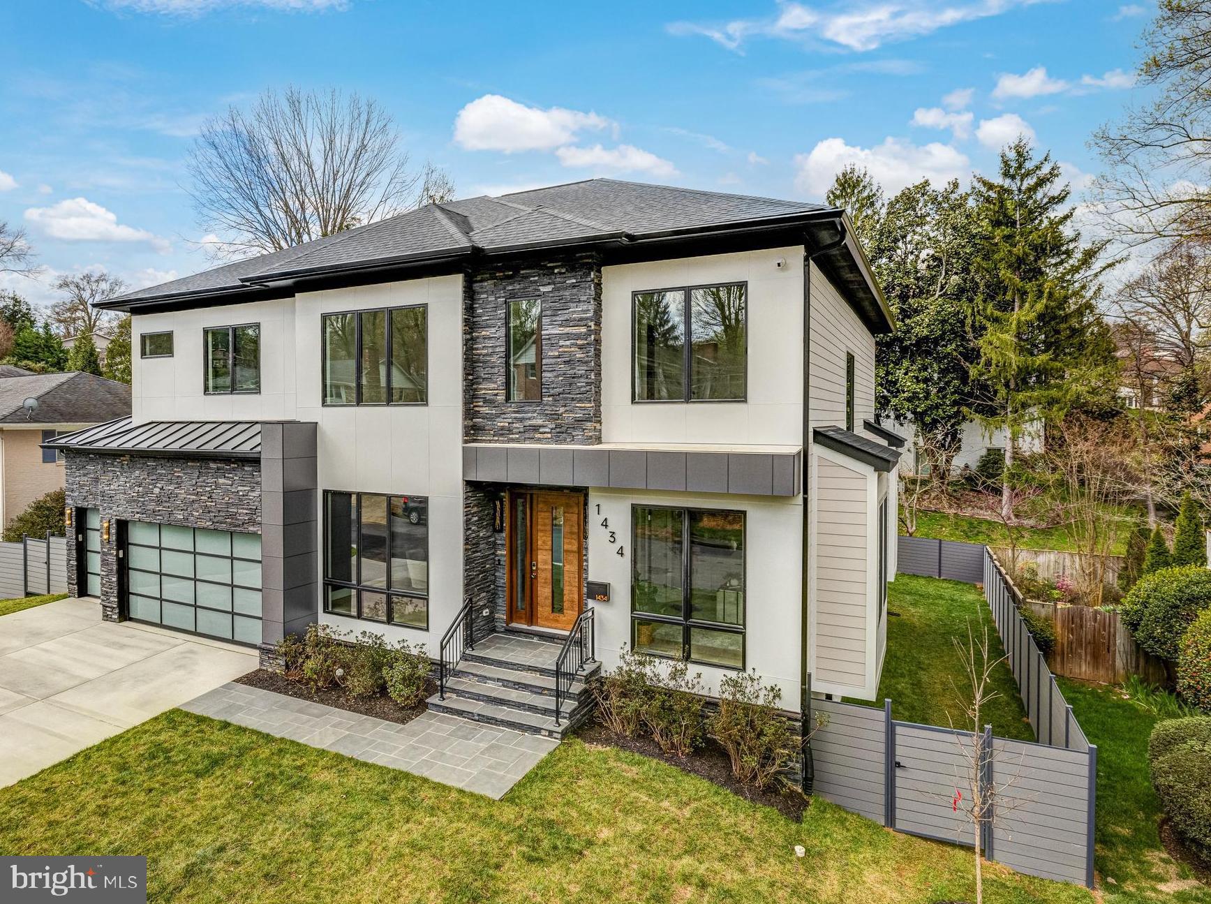 1434 Colleen Ln