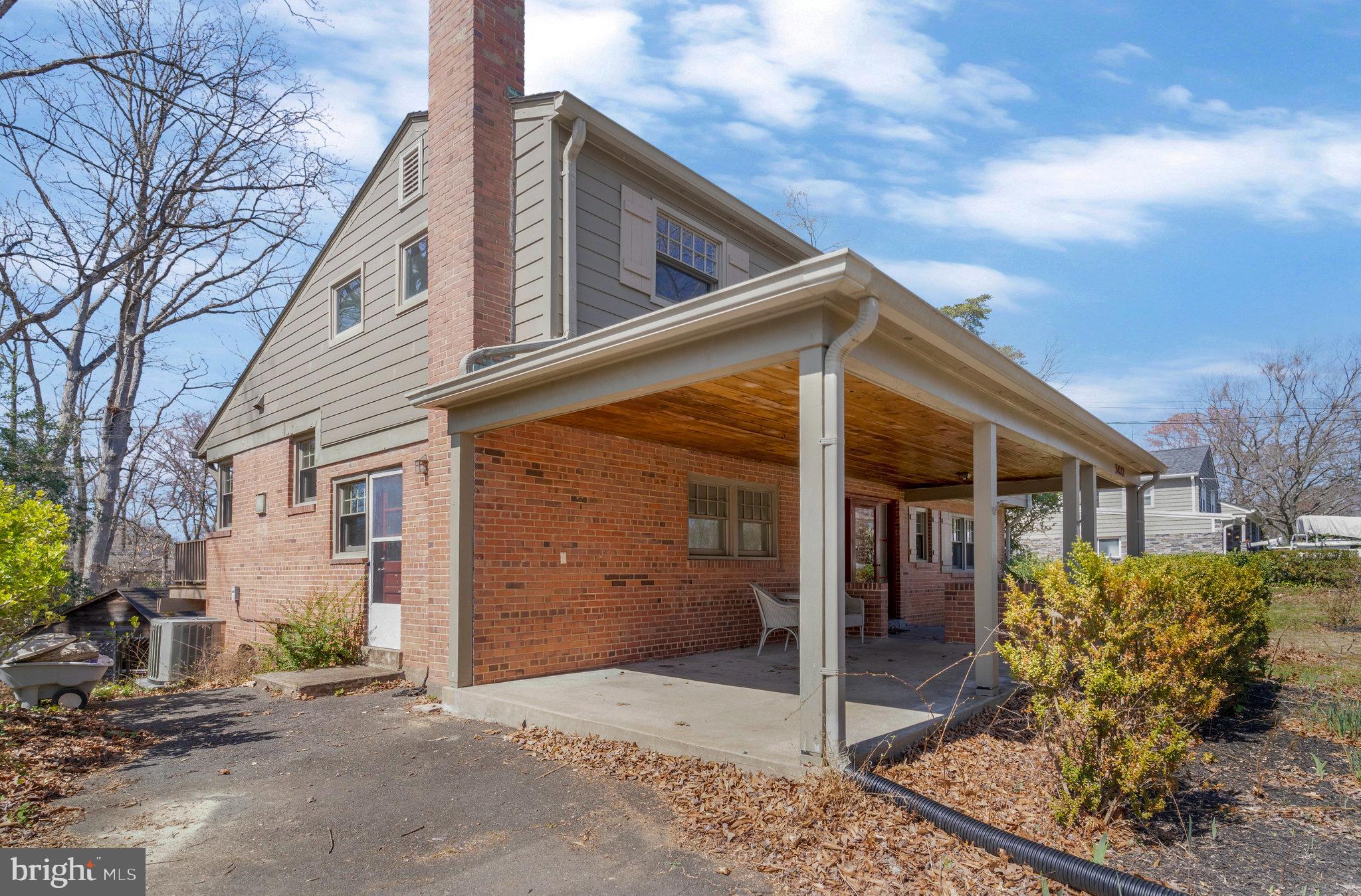 3412 Greentree Dr