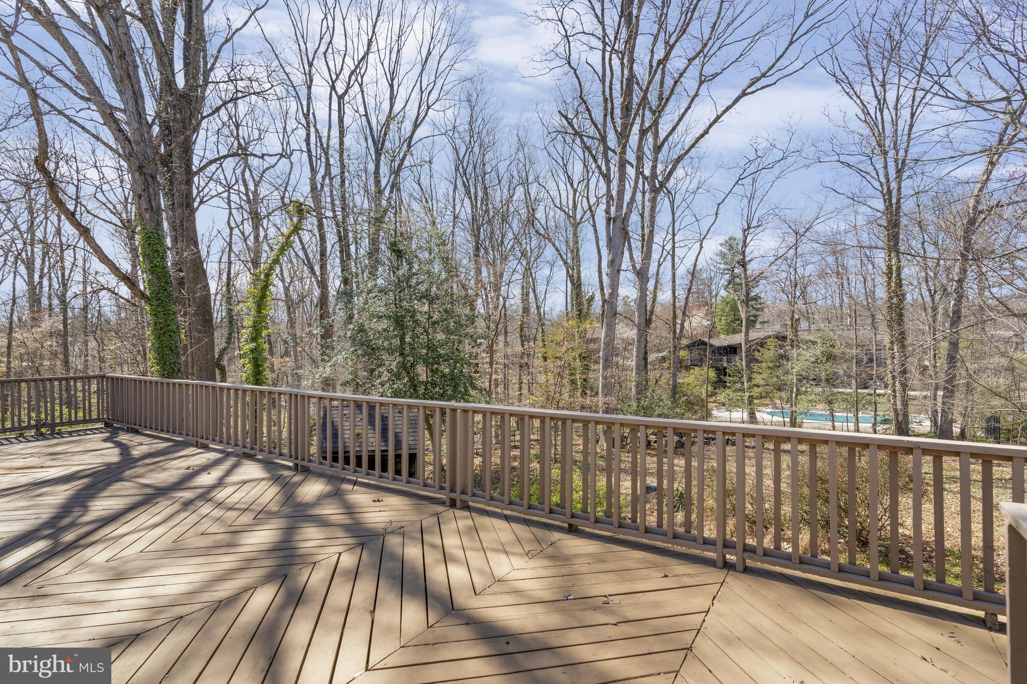 3412 Greentree Dr
