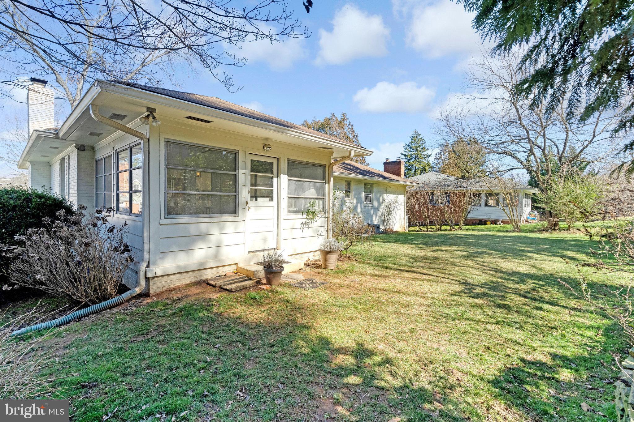 6219 Kellogg Dr