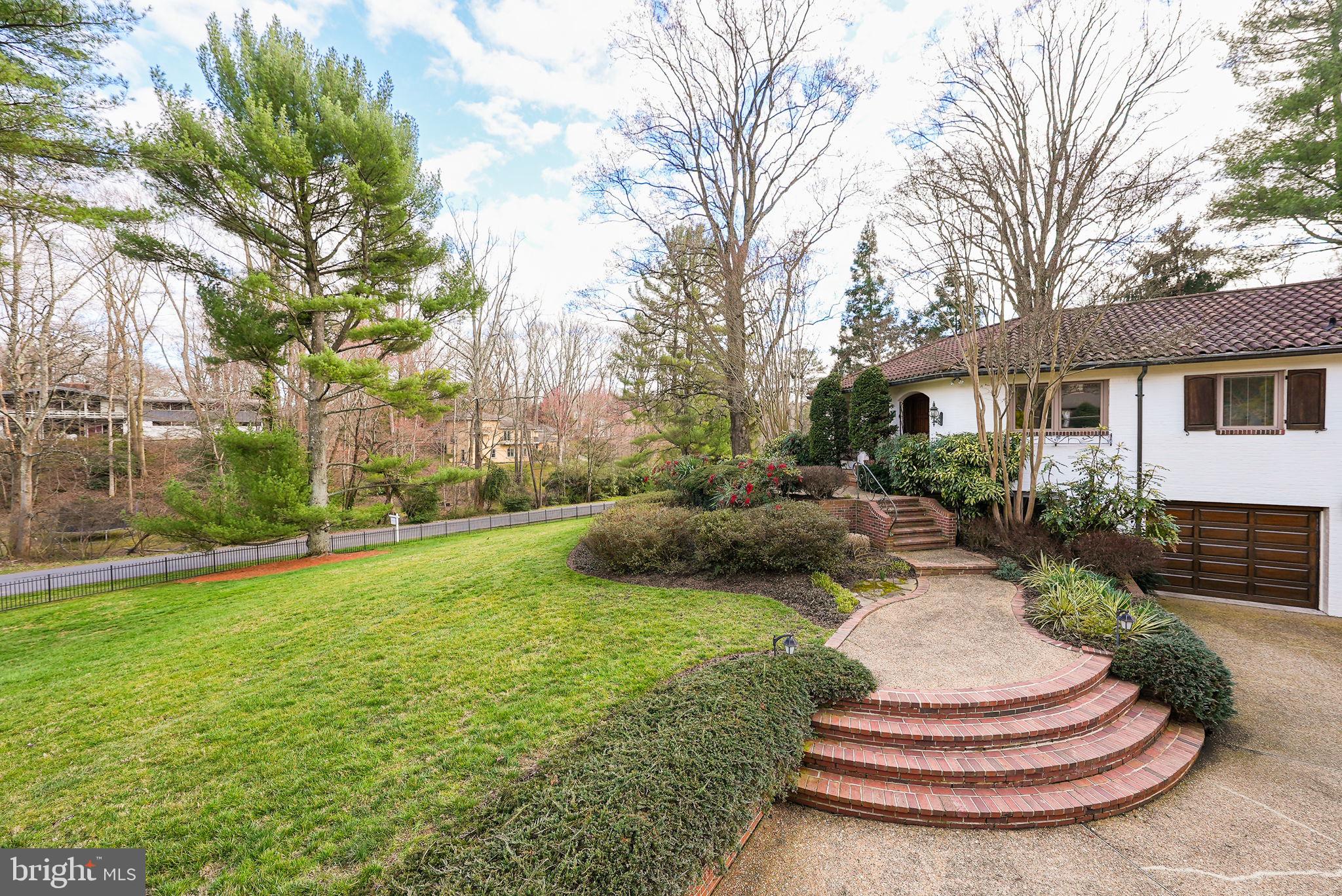 3443 Malbrook Dr