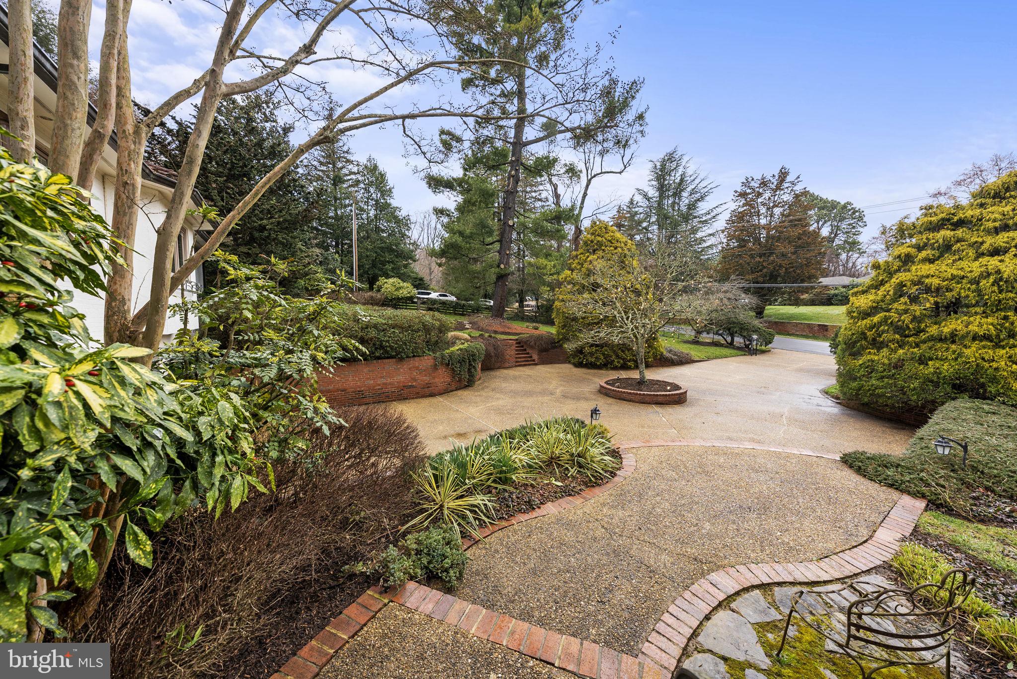 3443 Malbrook Dr