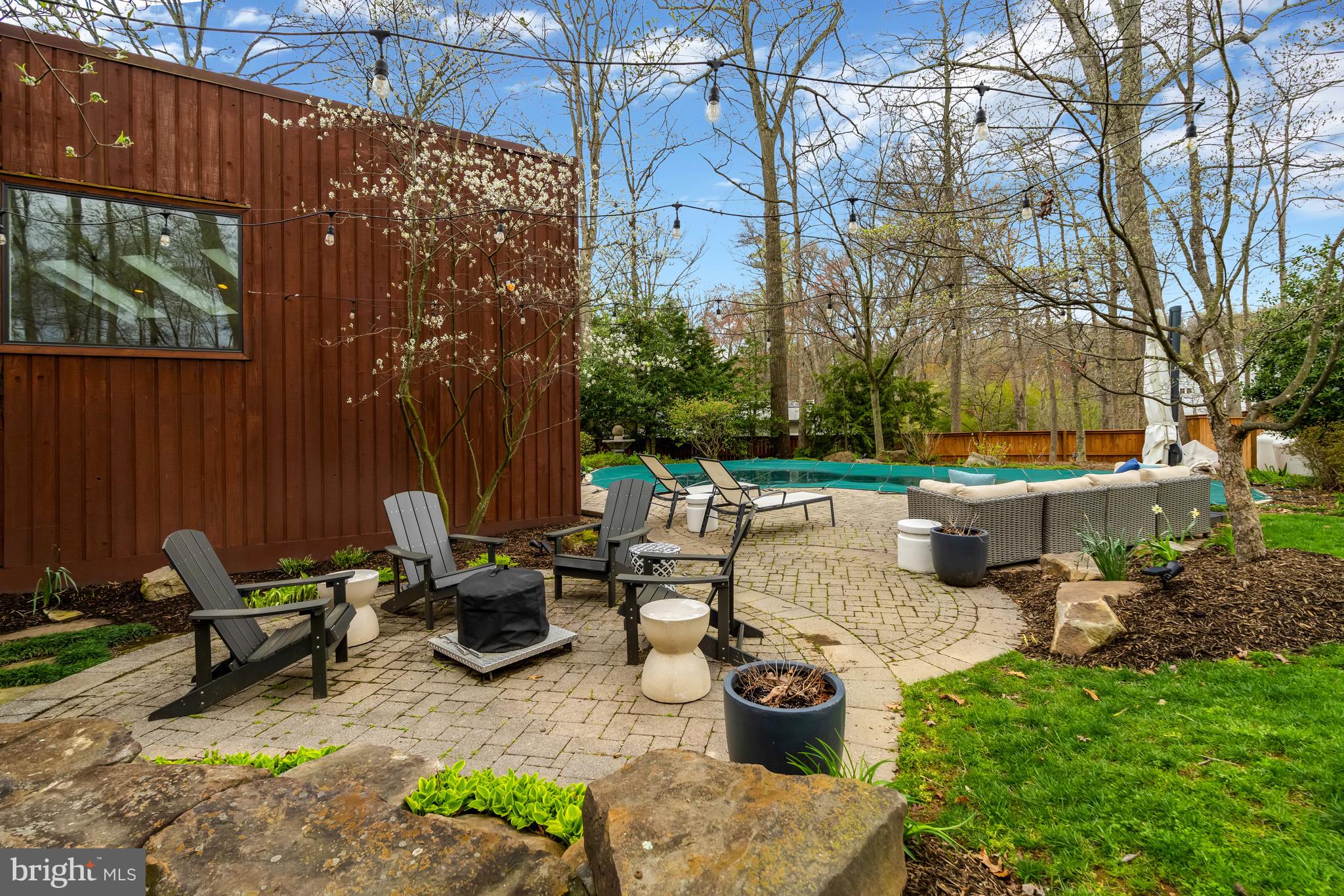 3200 Barkley Dr
