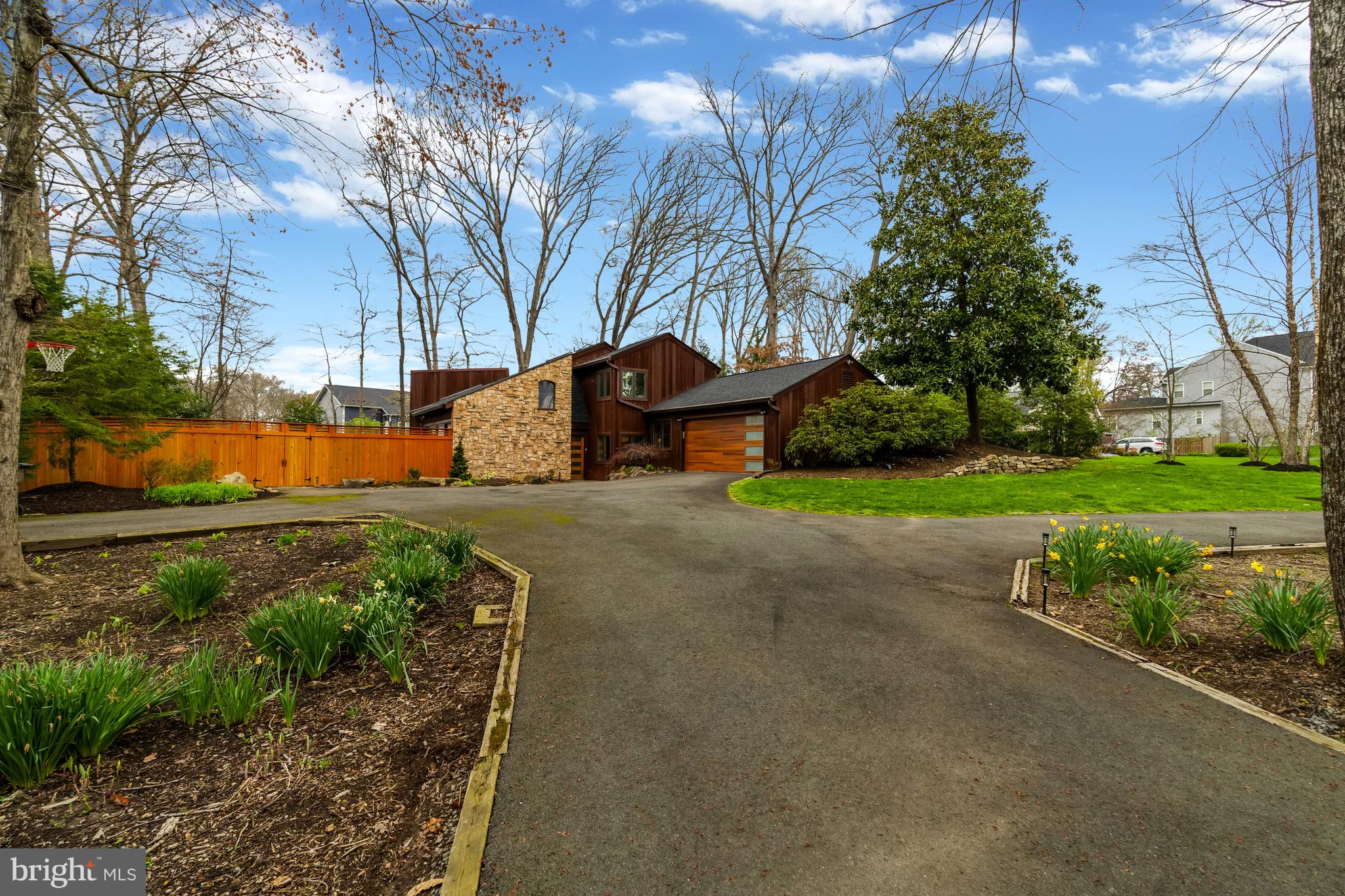 3200 Barkley Dr