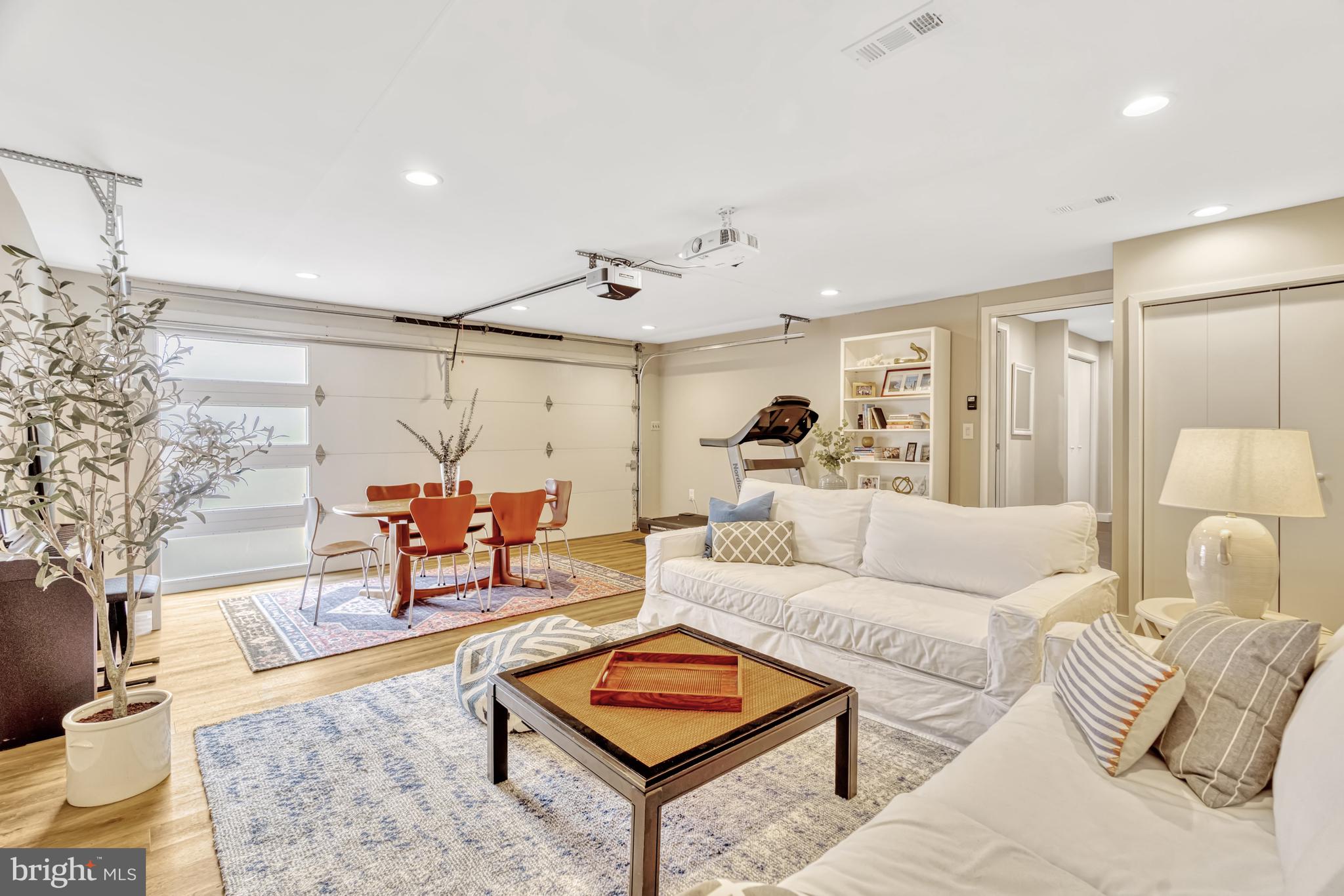 3200 Barkley Dr