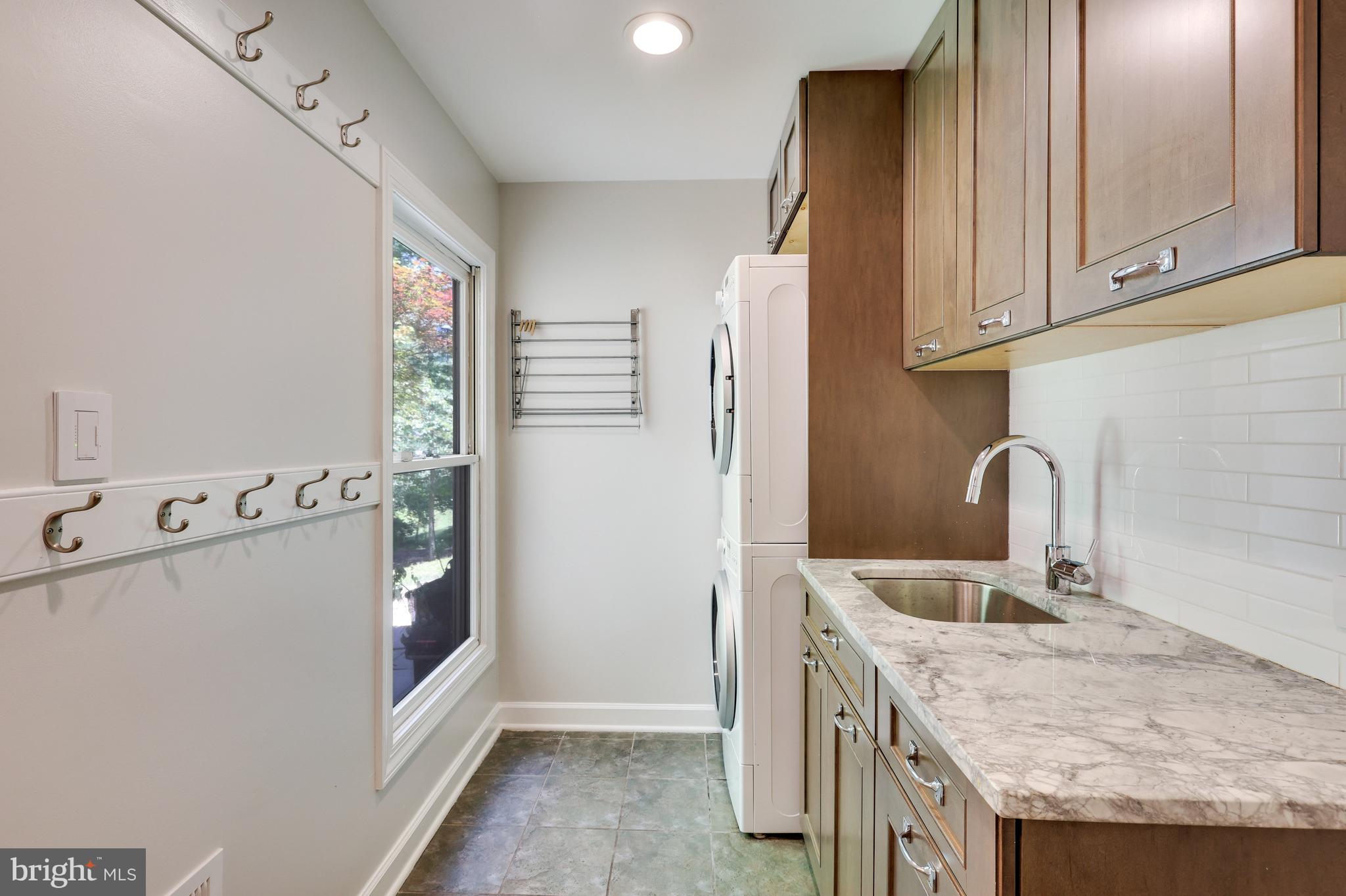 1802 Brookstone Ct