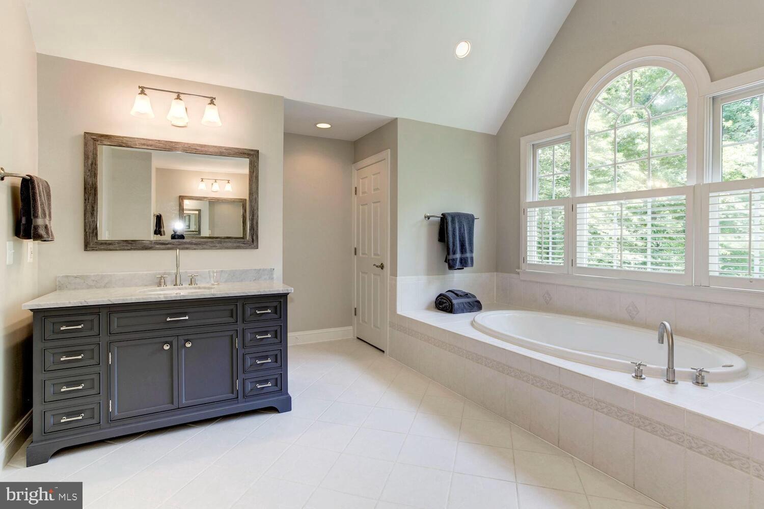 9110 STERLING MONTAGUE DR