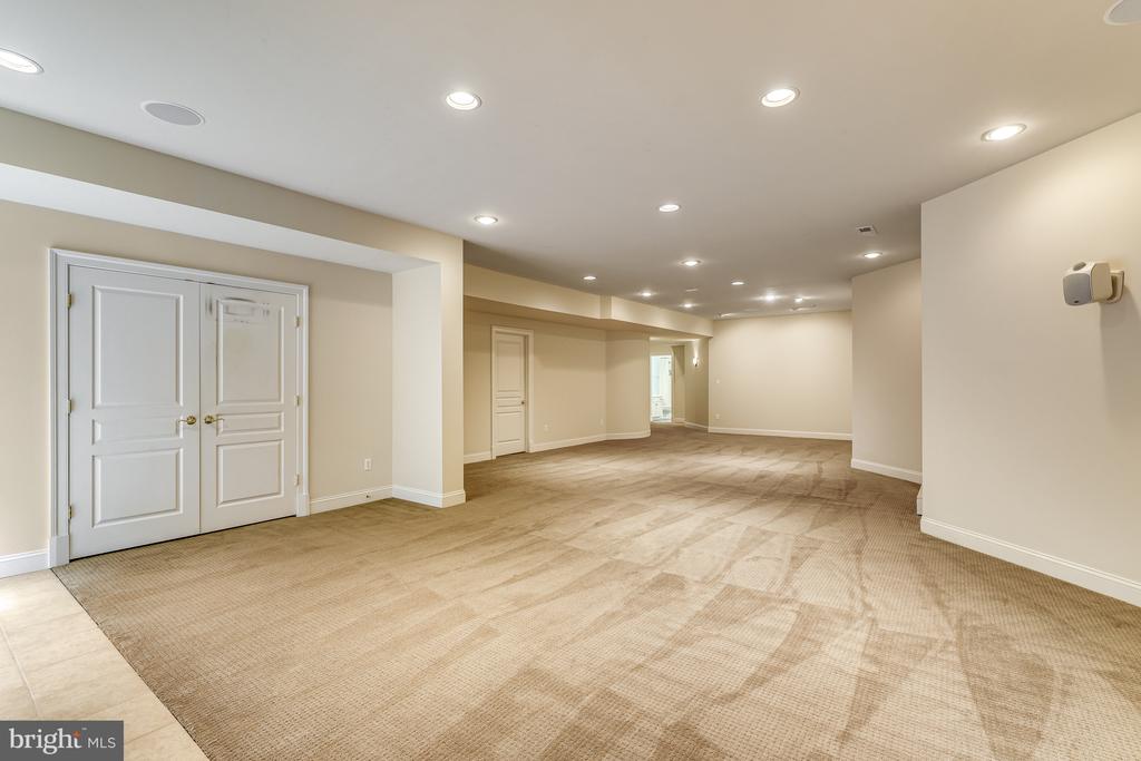1016 Eaton Dr