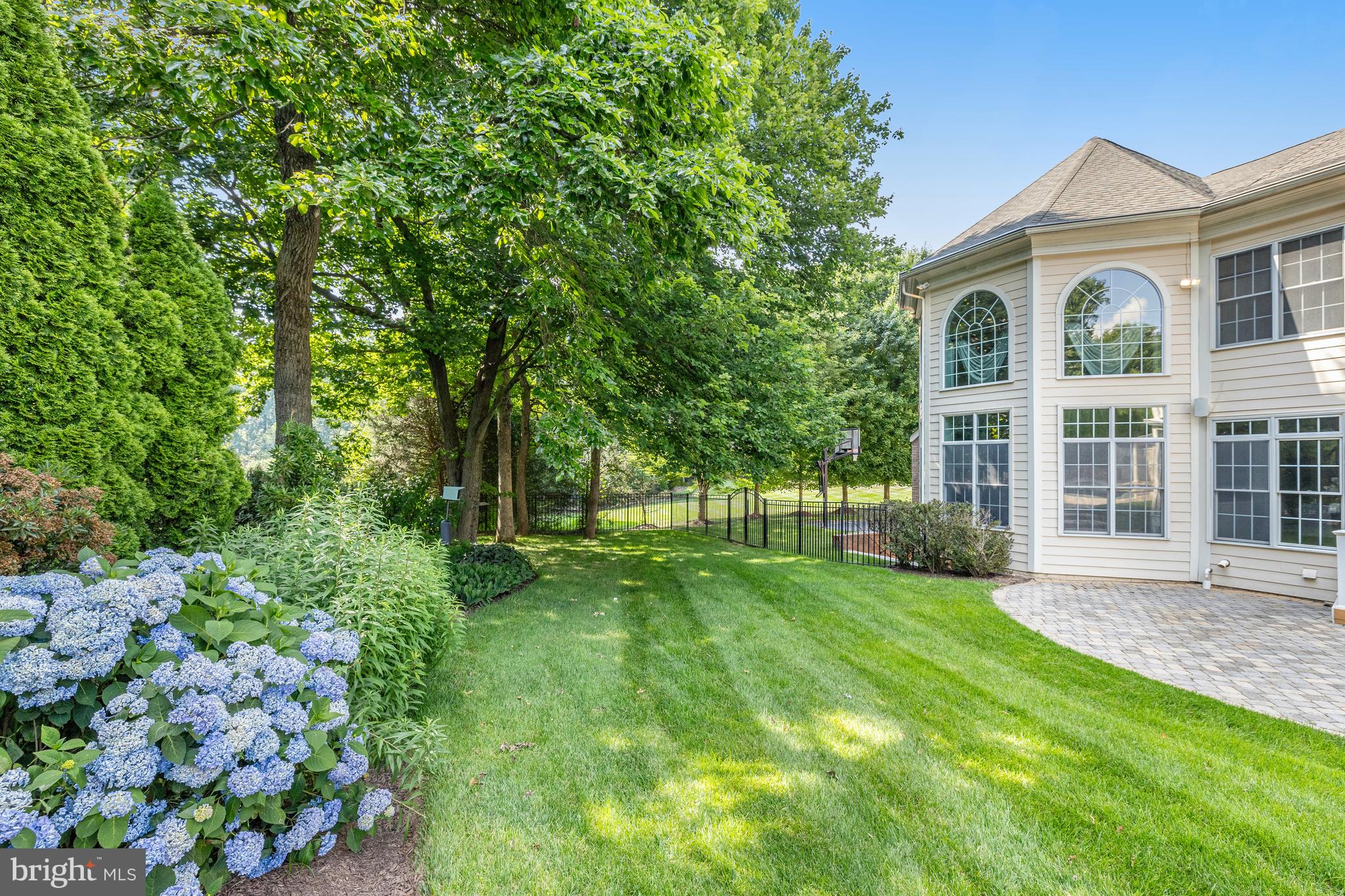 1016 Eaton Dr