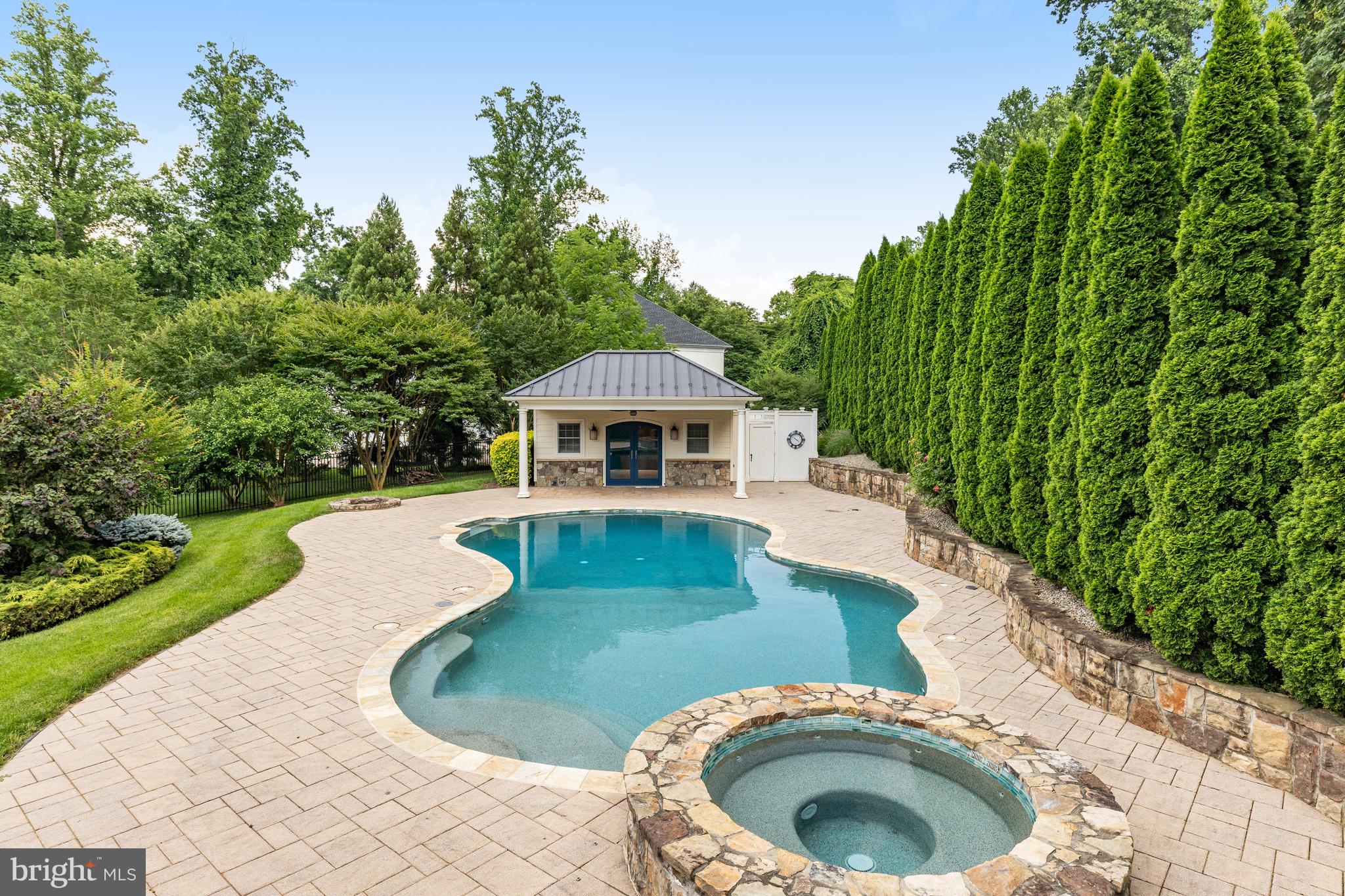 1016 Eaton Dr