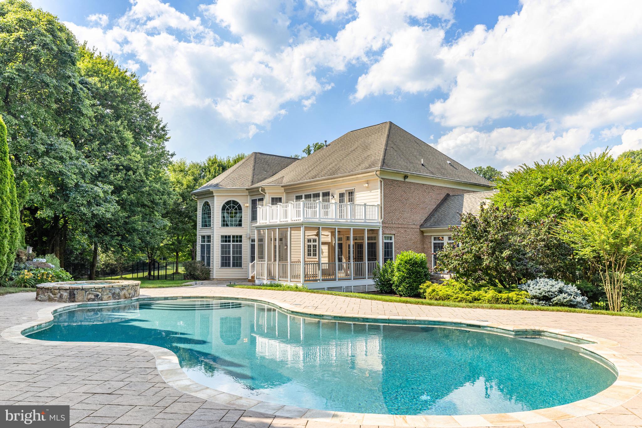 1016 Eaton Dr