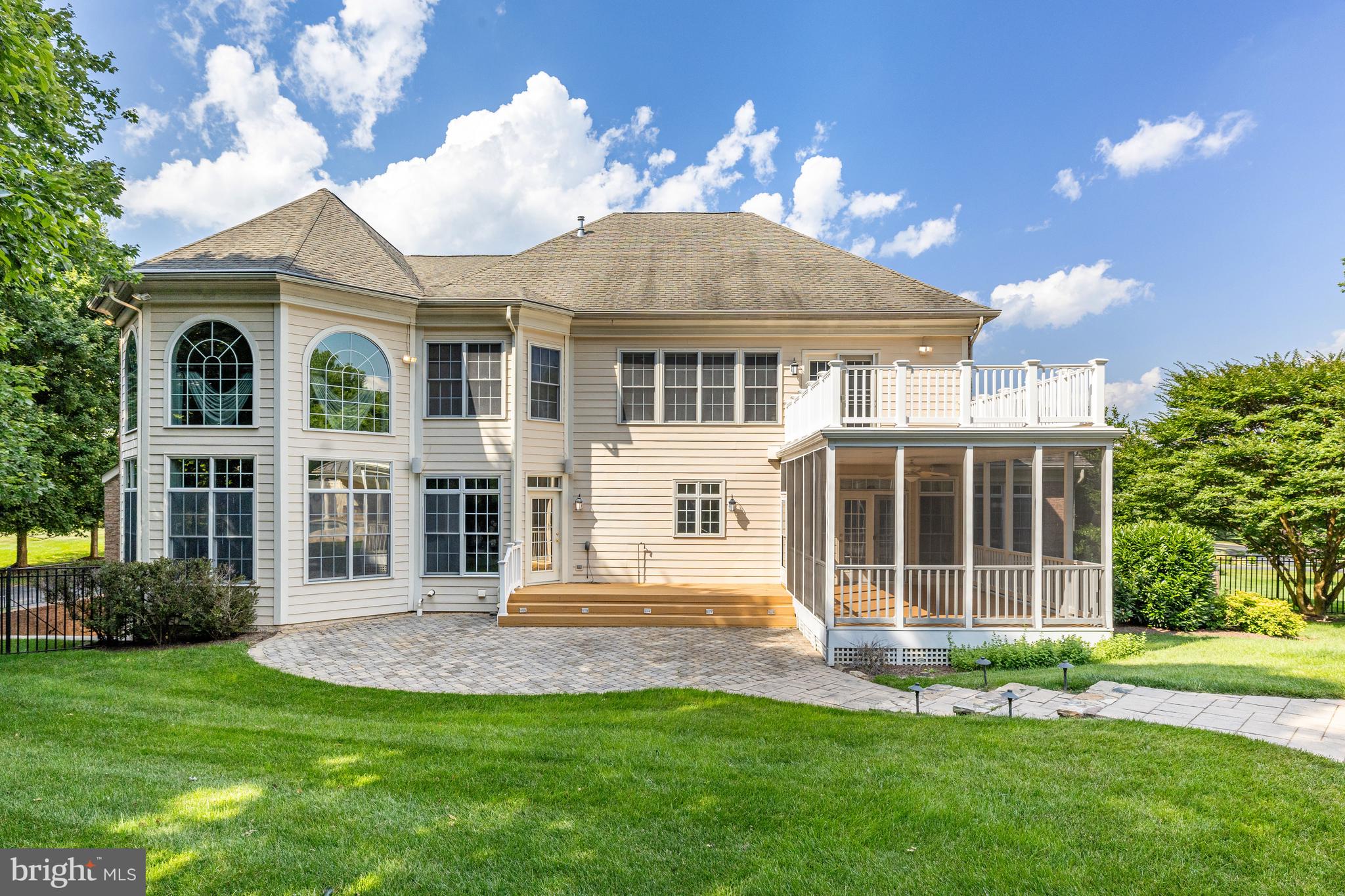 1016 Eaton Dr