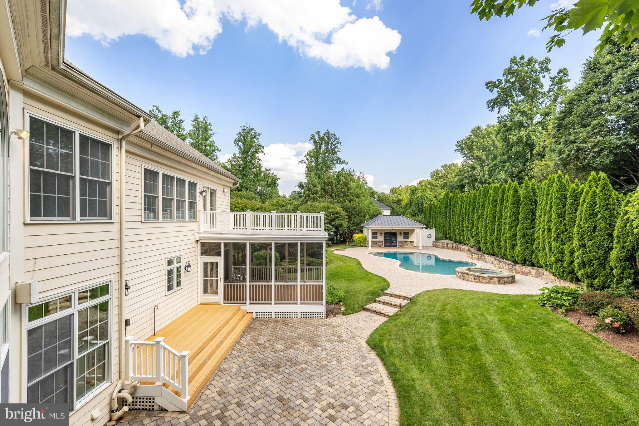 1016 Eaton Dr