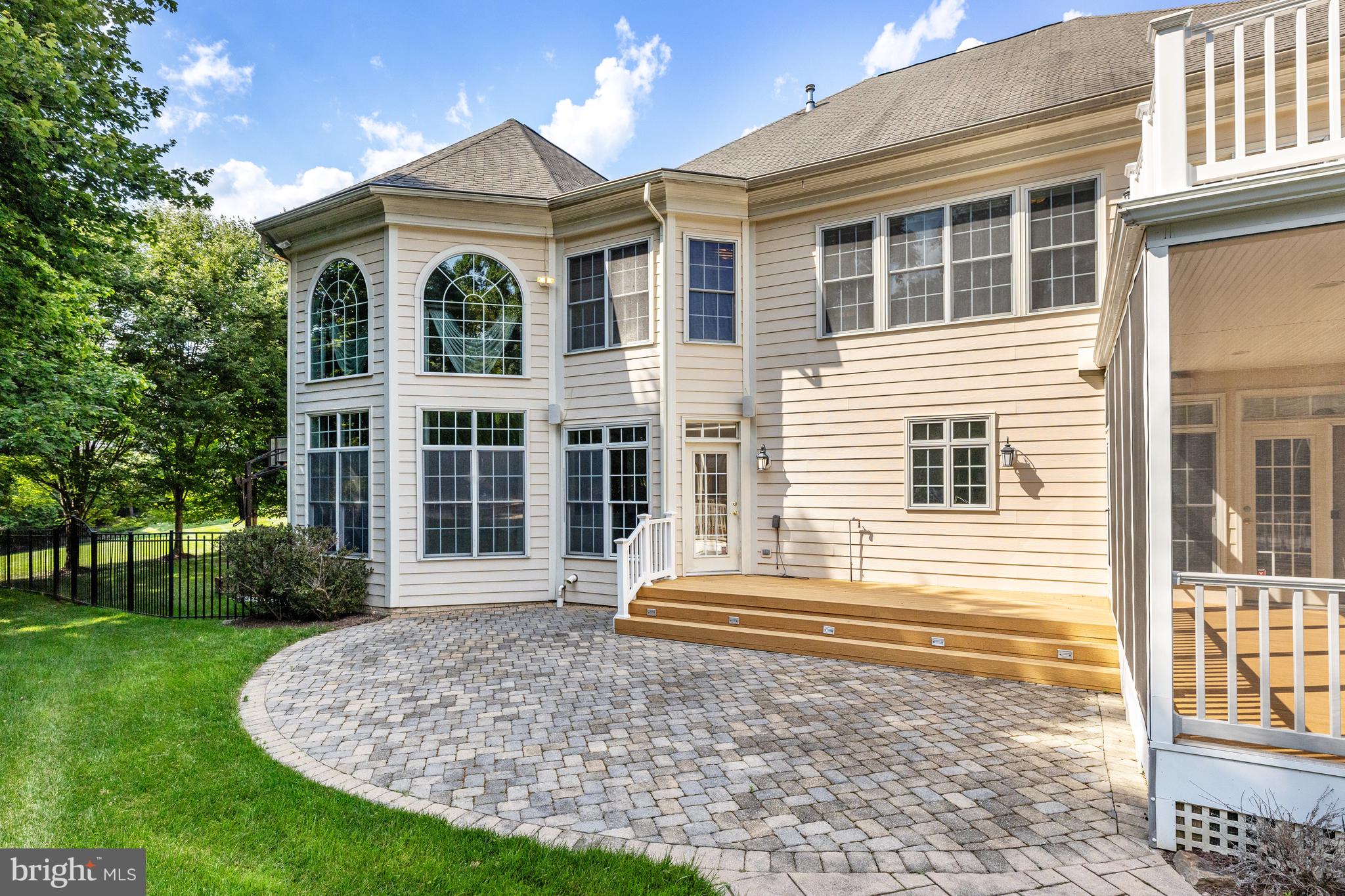 1016 Eaton Dr