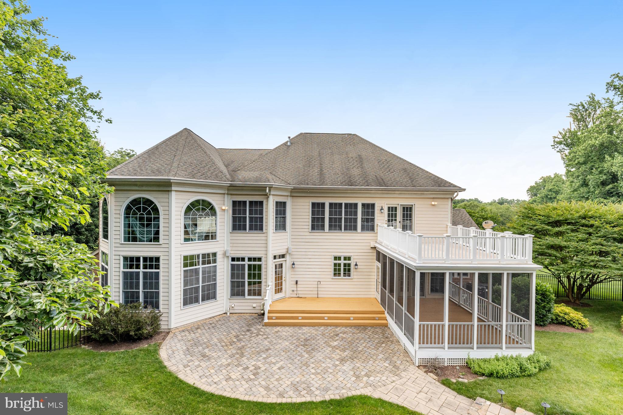1016 Eaton Dr