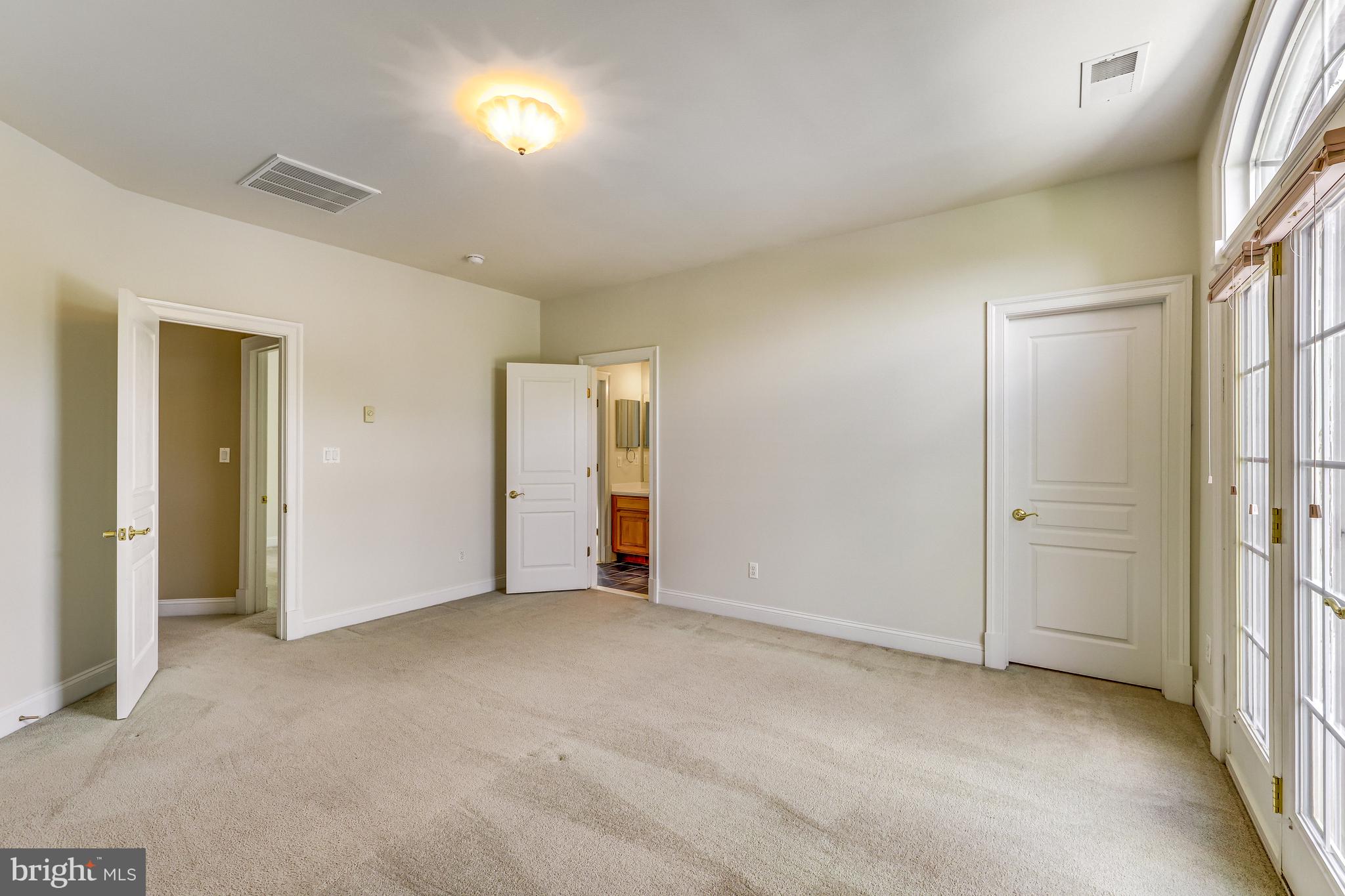 1016 Eaton Dr