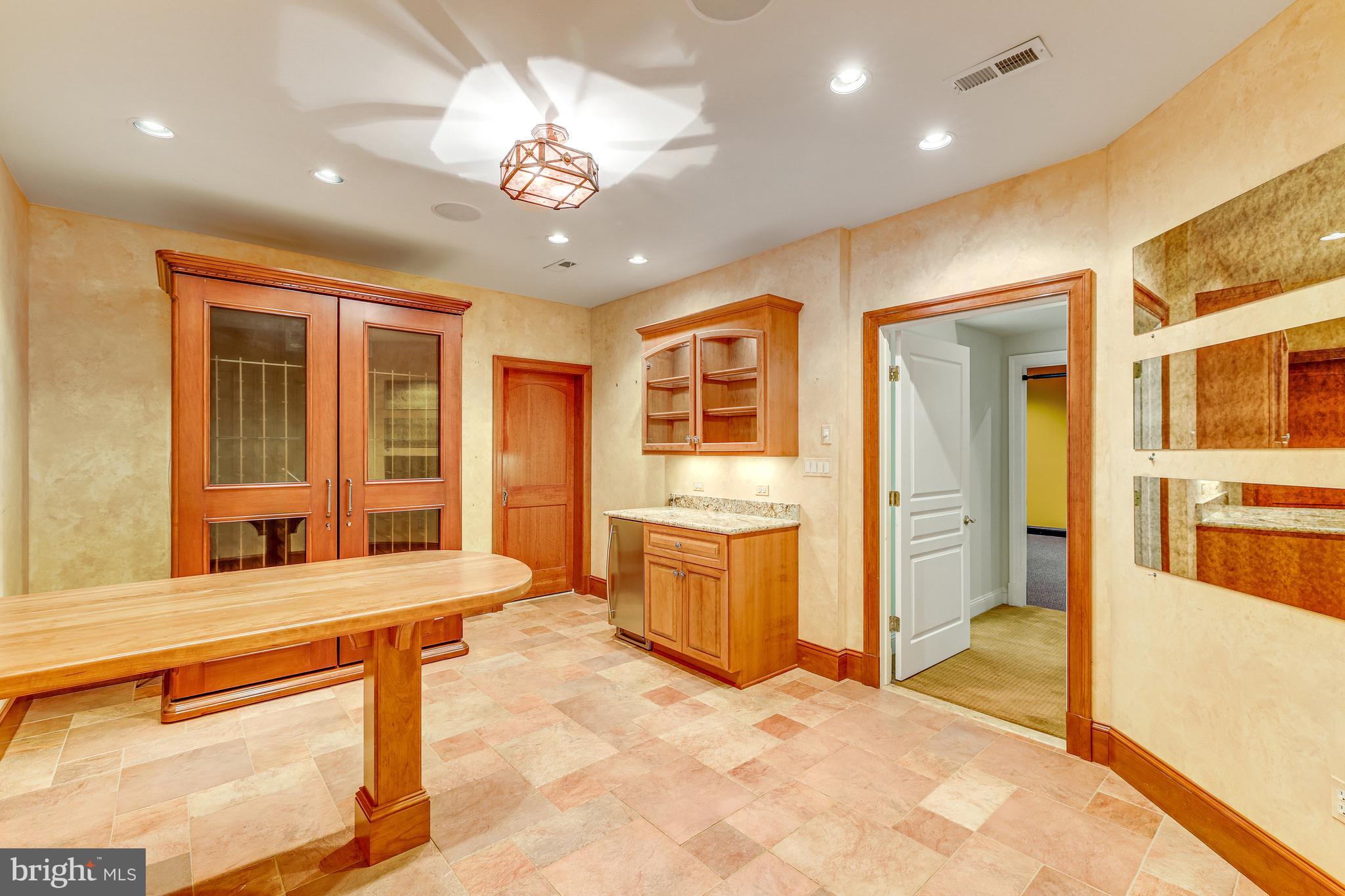 1016 Eaton Dr