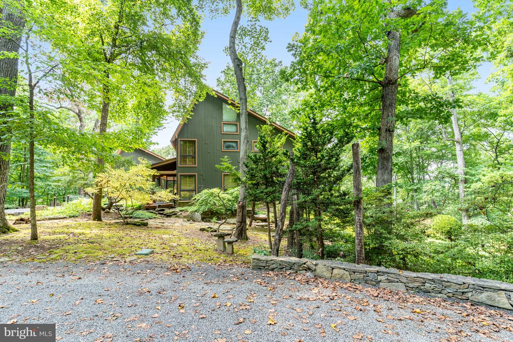 718 Bulls Neck Rd