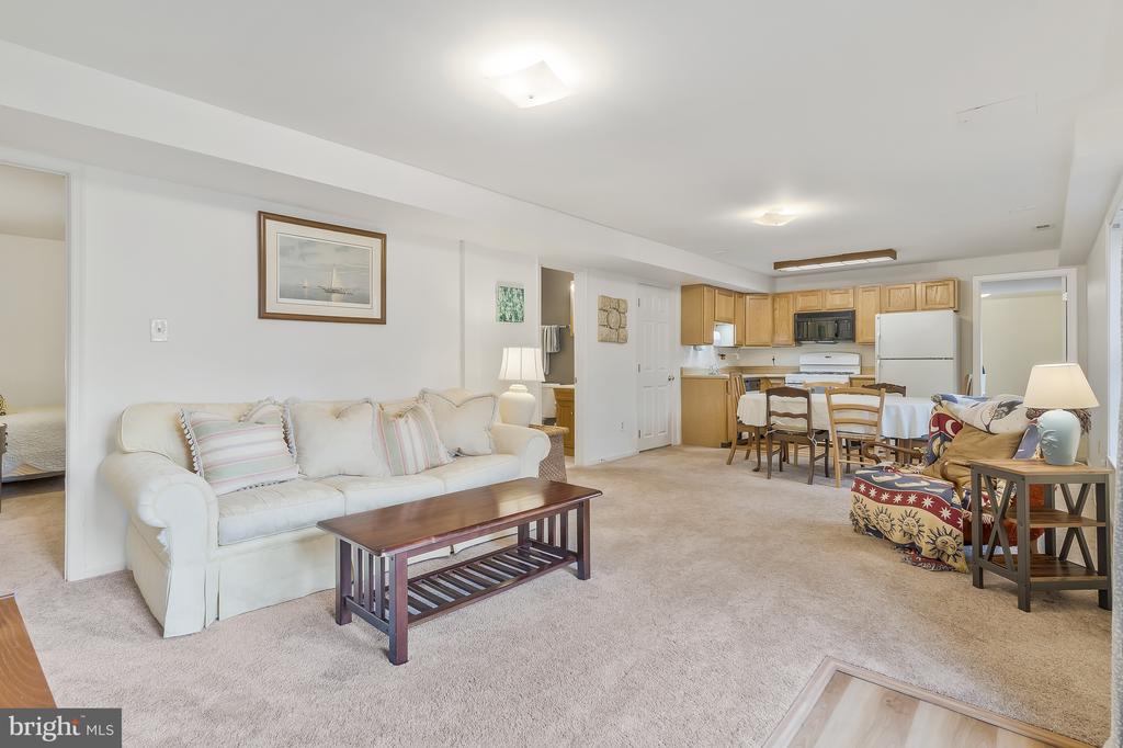 1033 Riva Ridge Dr