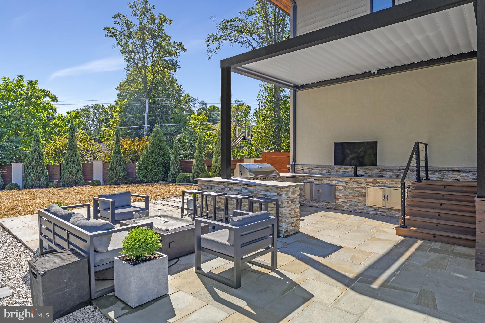 1549 Brookhaven Dr