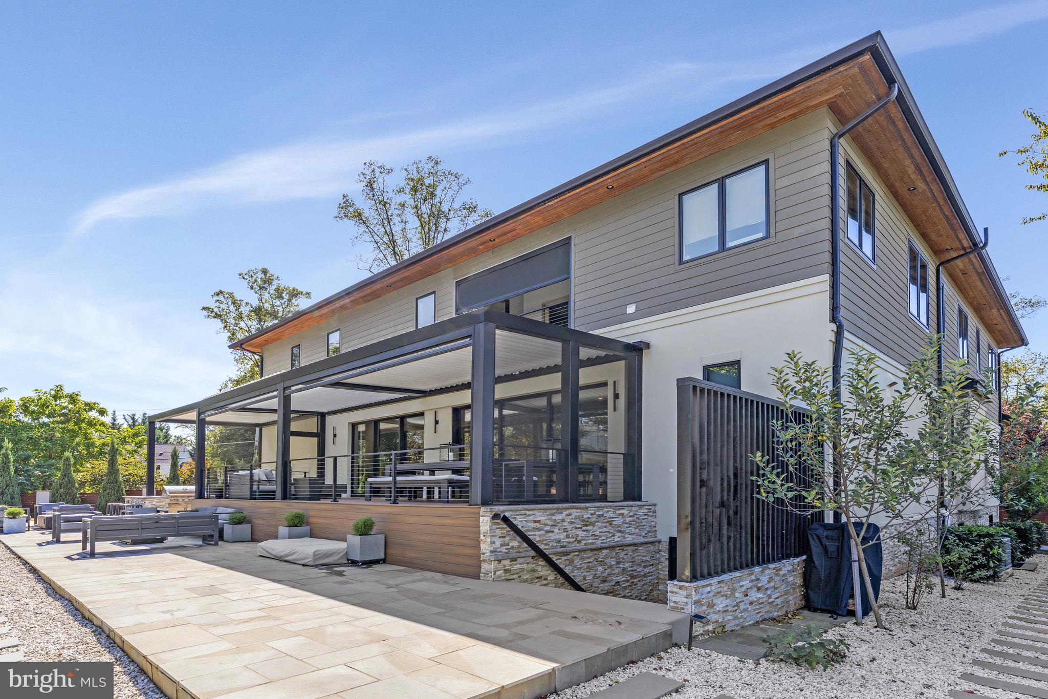 1549 Brookhaven Dr