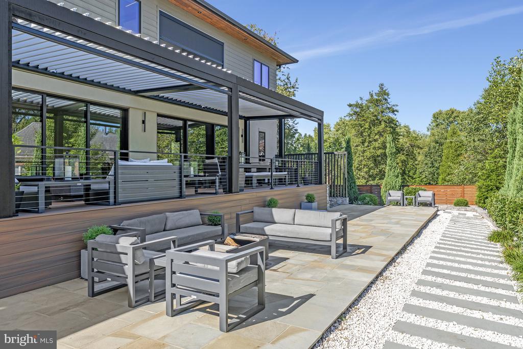 1549 Brookhaven Dr