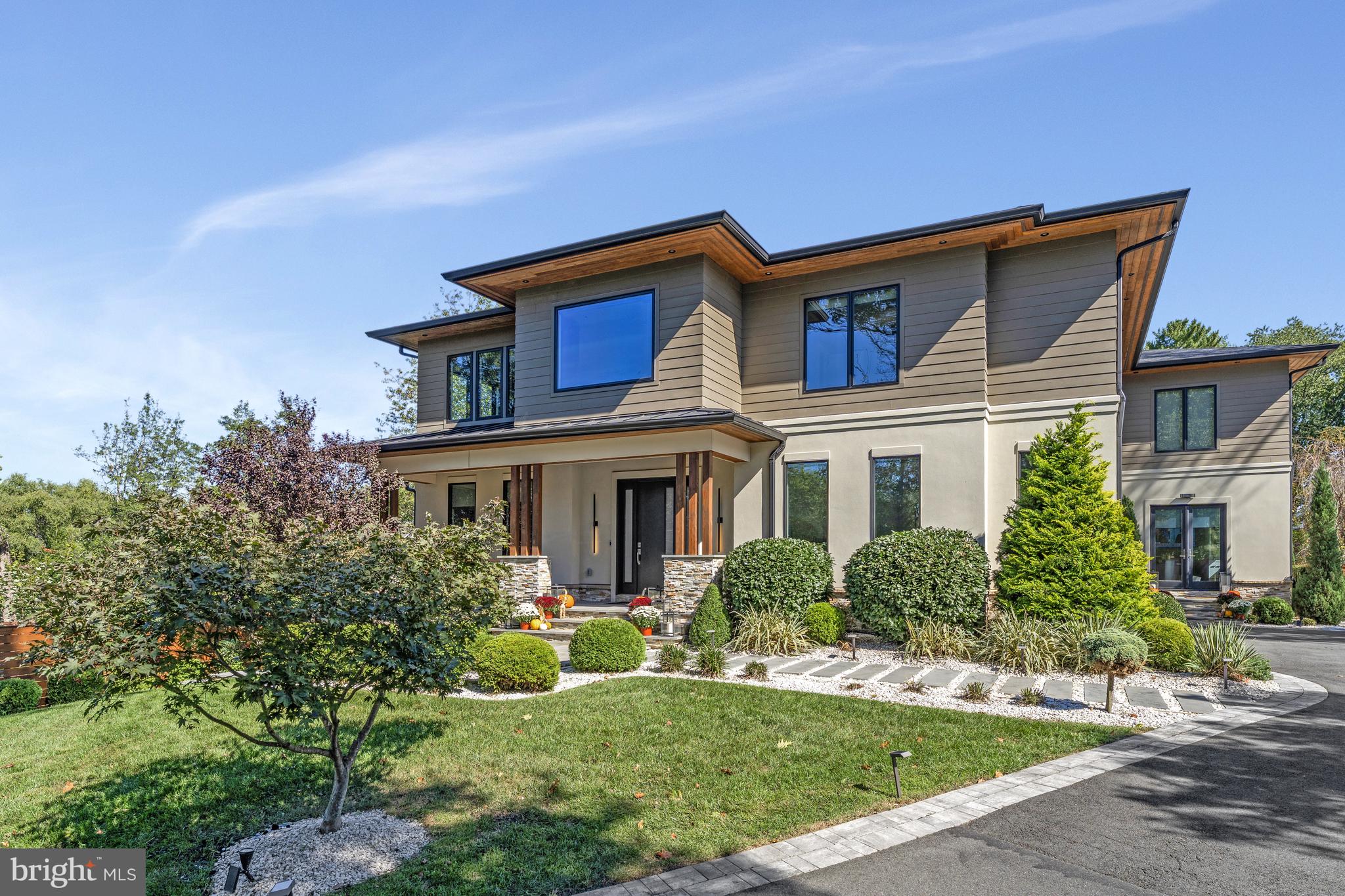 1549 Brookhaven Dr