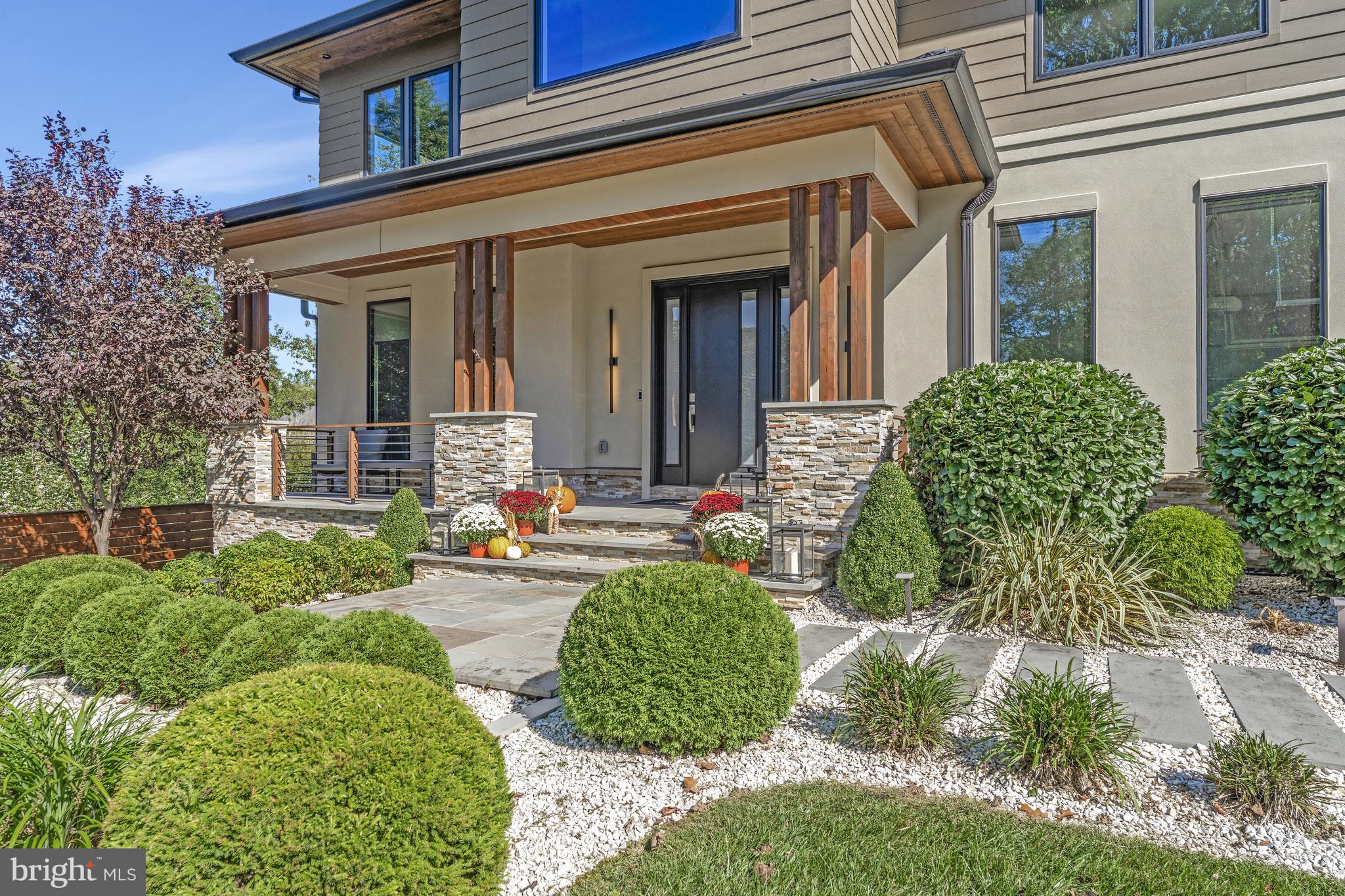 1549 Brookhaven Dr