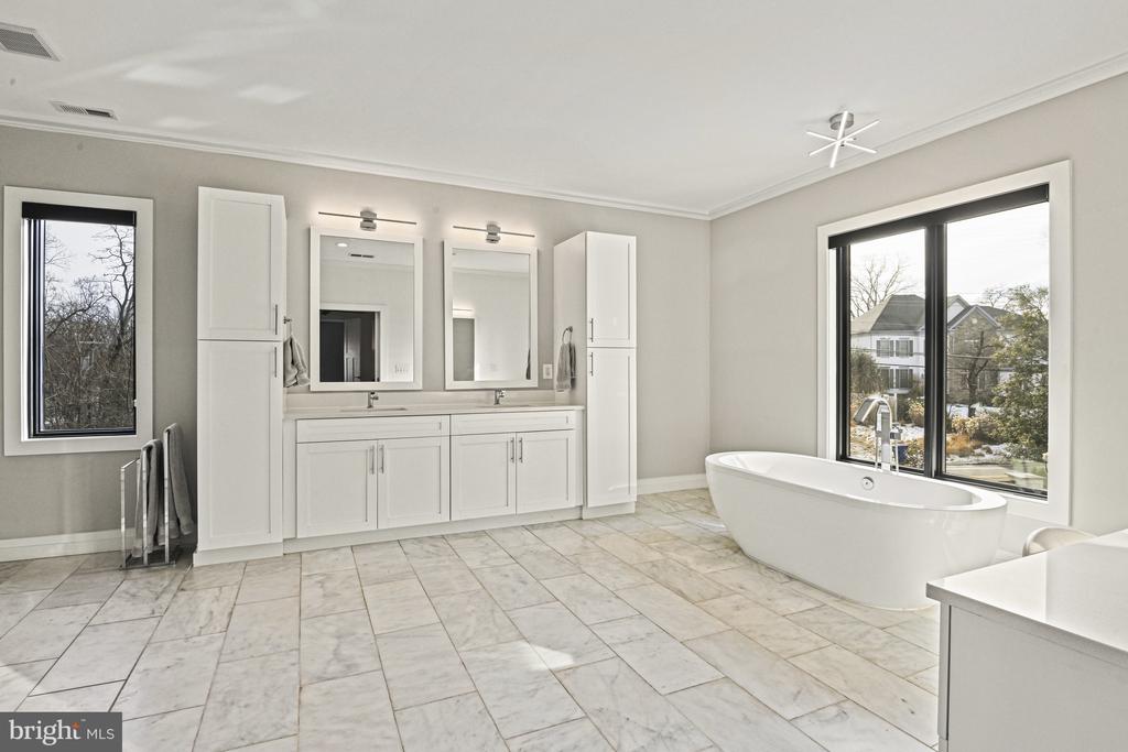 1549 Brookhaven Dr