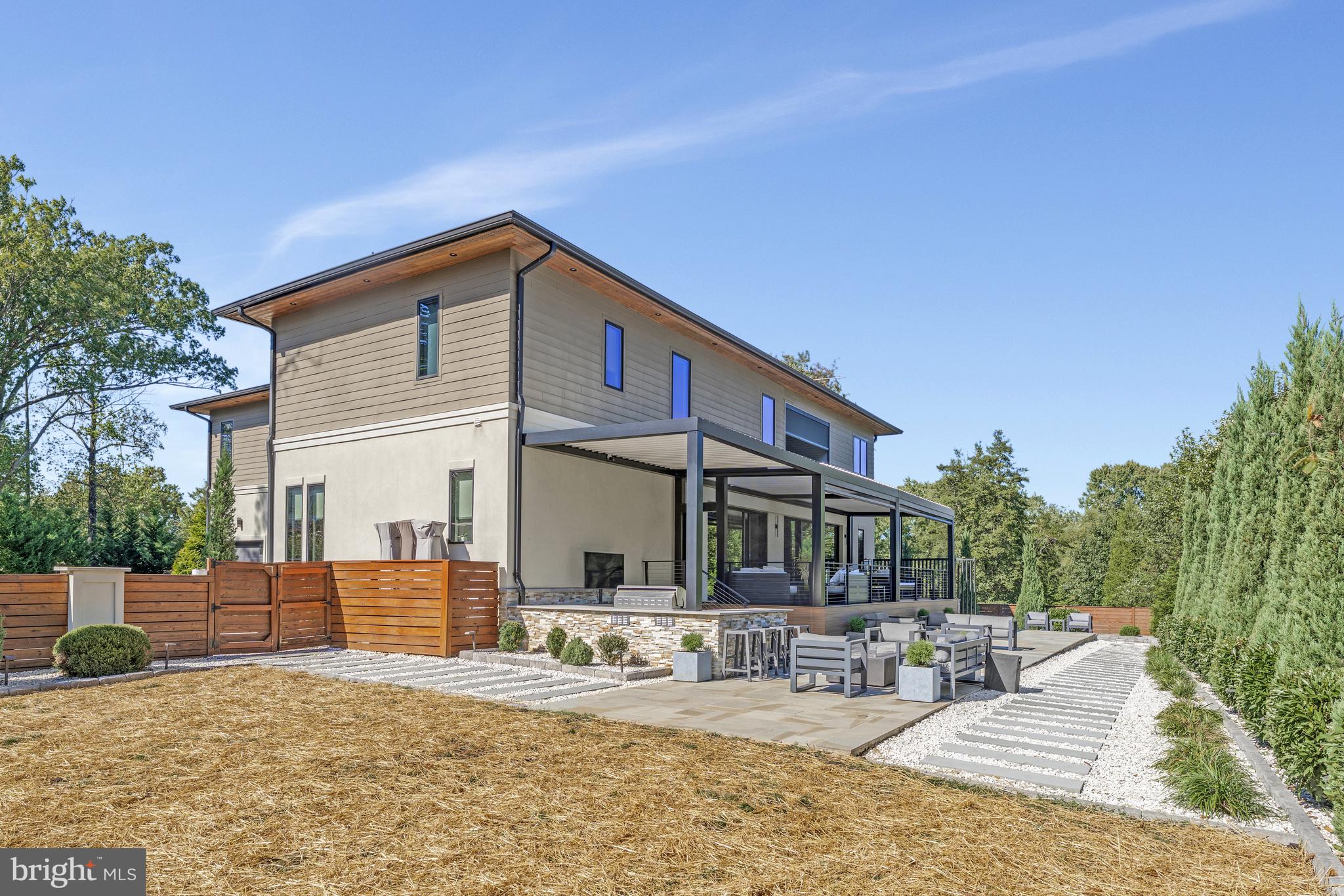 1549 Brookhaven Dr