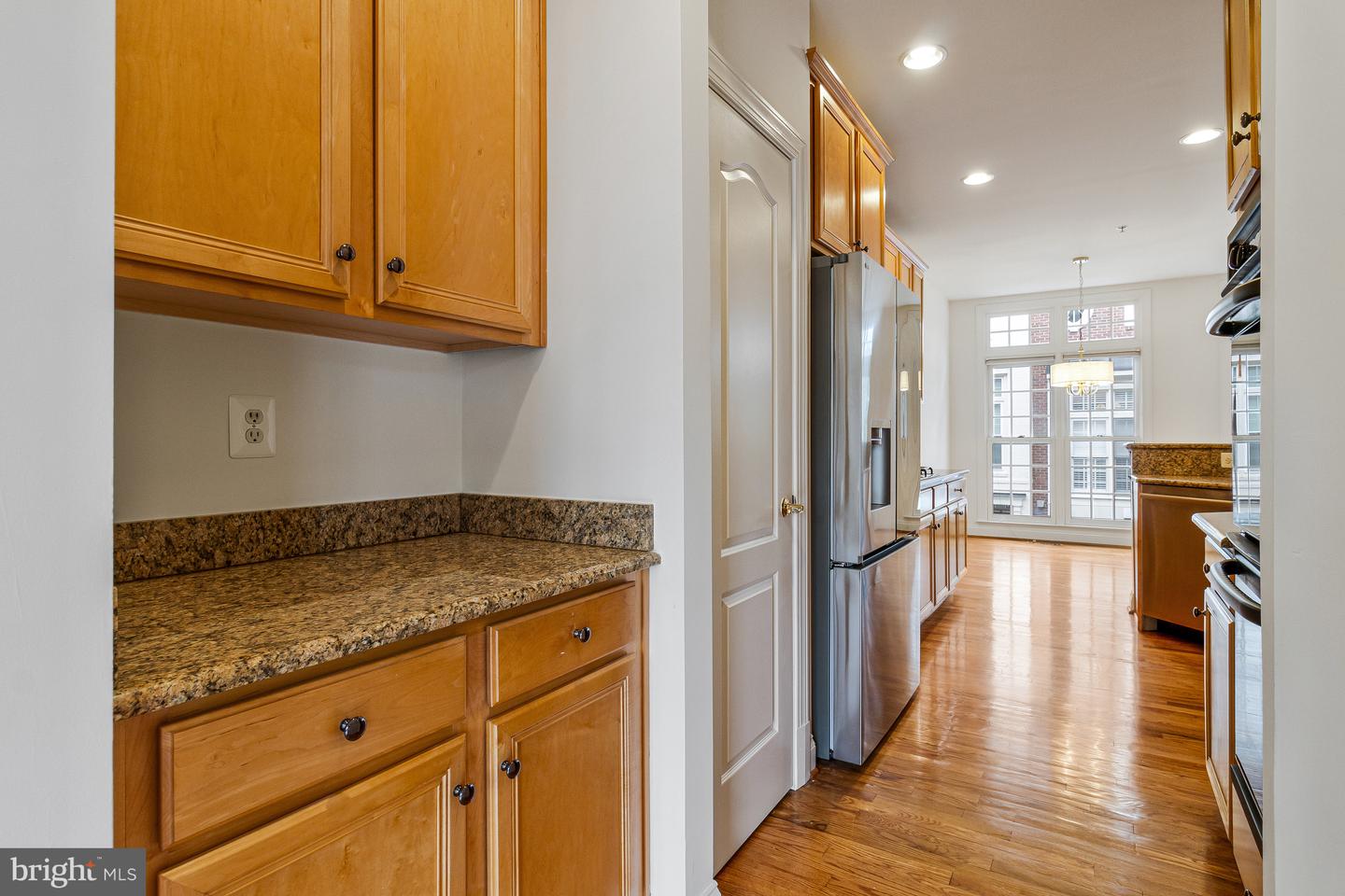 1646 Colonial Hills Dr