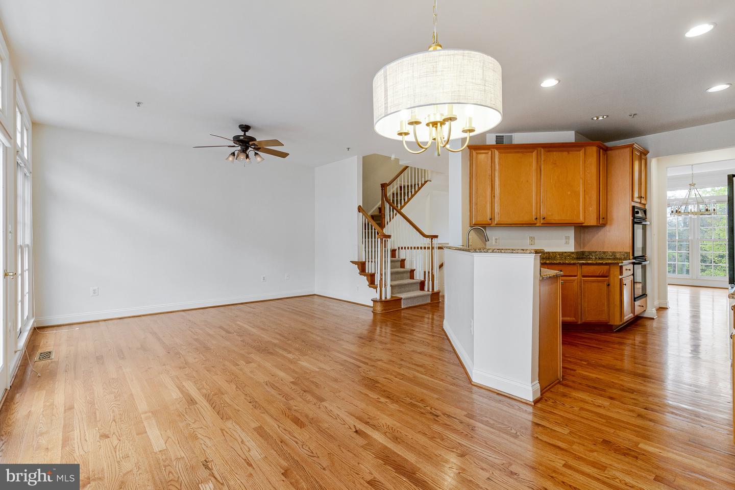 1646 Colonial Hills Dr