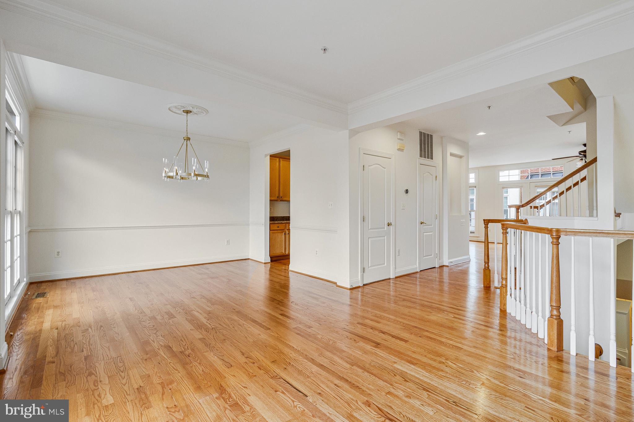 1646 Colonial Hills Dr