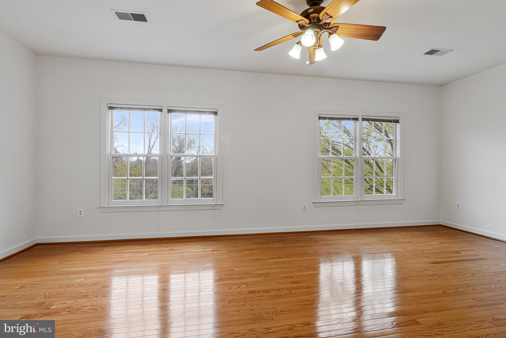 1646 Colonial Hills Dr