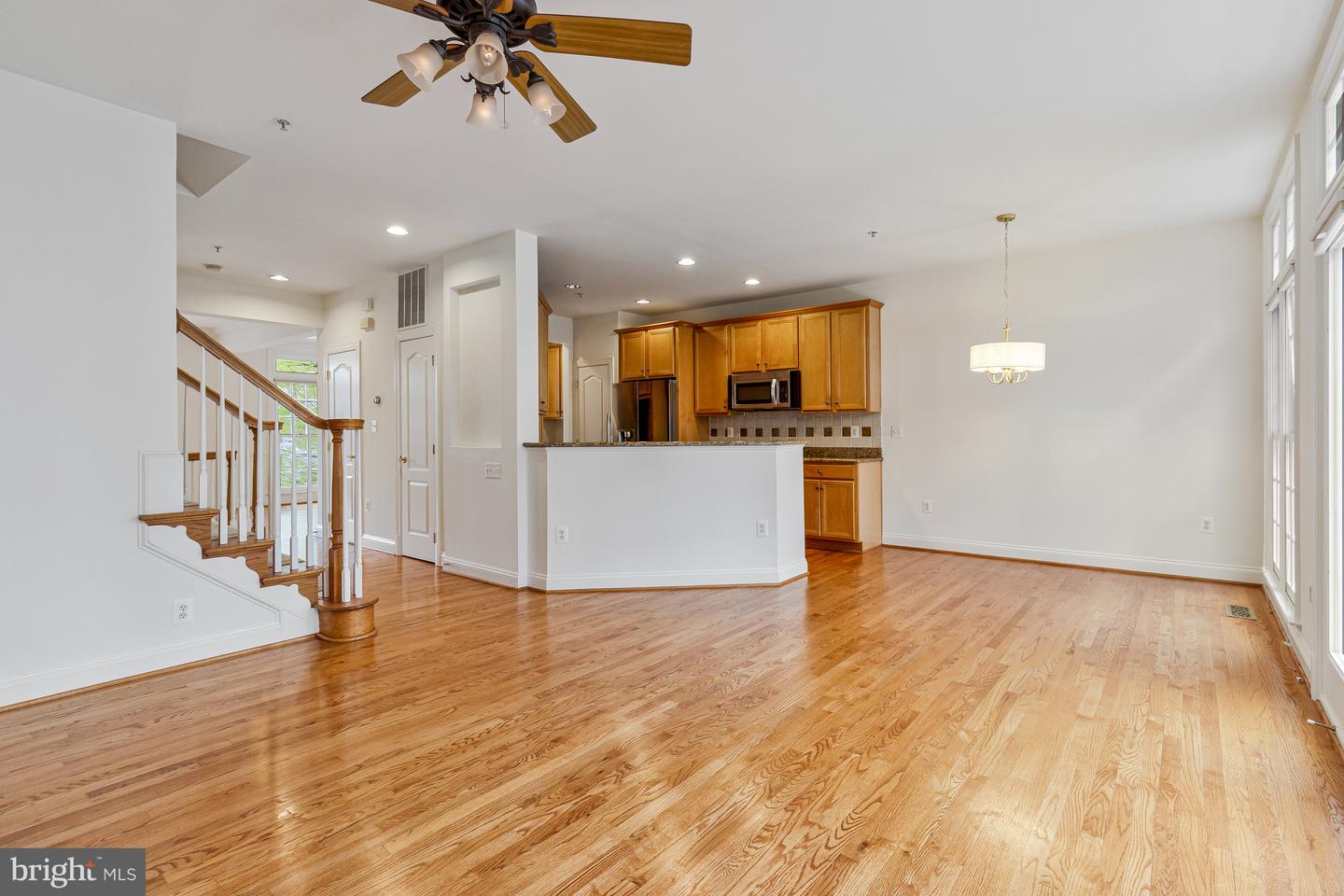 1646 Colonial Hills Dr