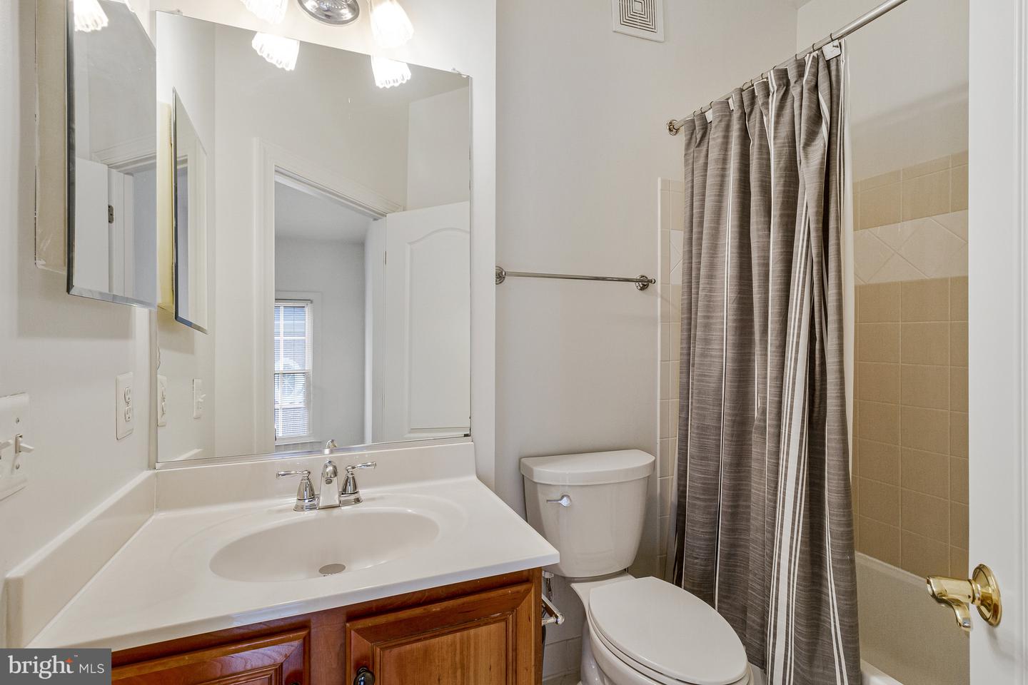 1646 Colonial Hills Dr